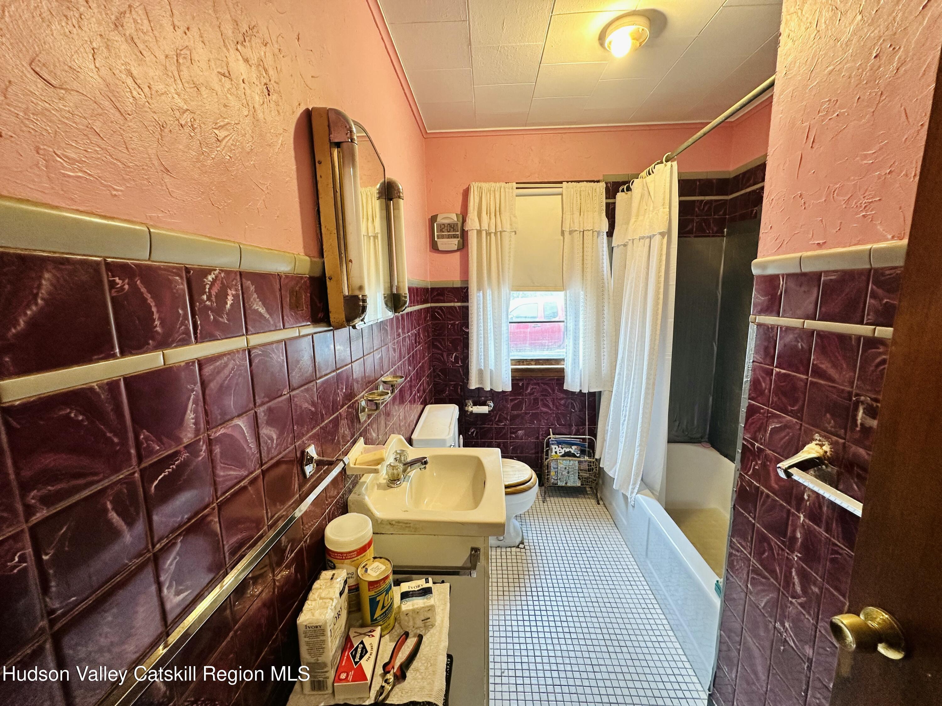 11 S Virginia Avenue, Saugerties, Texas image 12