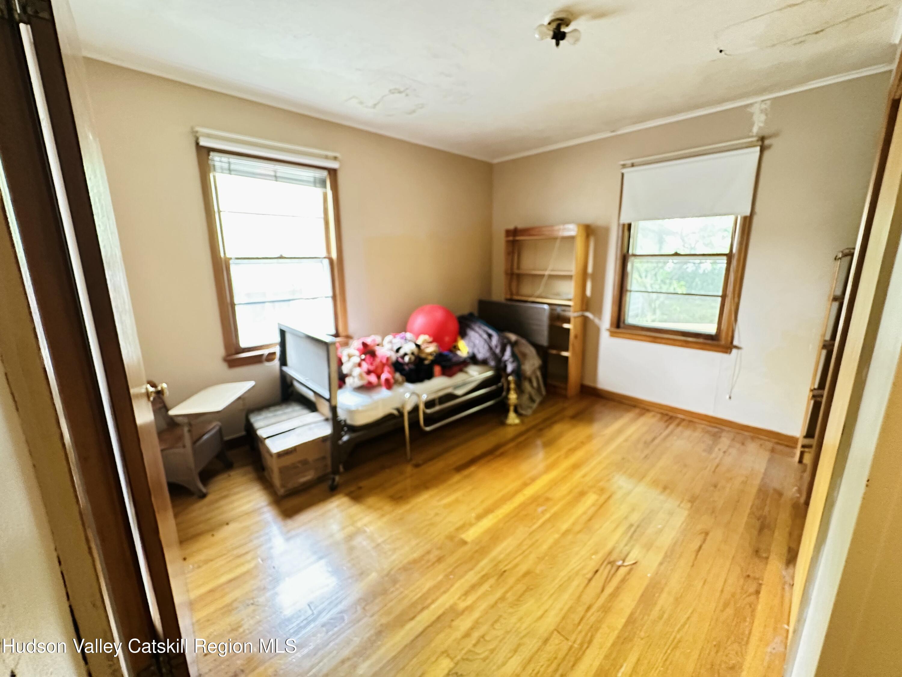 11 S Virginia Avenue, Saugerties, Texas image 10