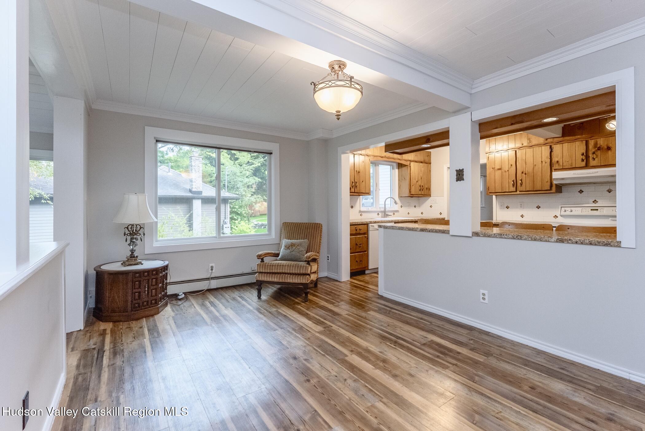 New Paltz, New York 12561, United States, 3 Bedrooms Bedrooms, ,2 BathroomsBathrooms,Residential,Active,219081