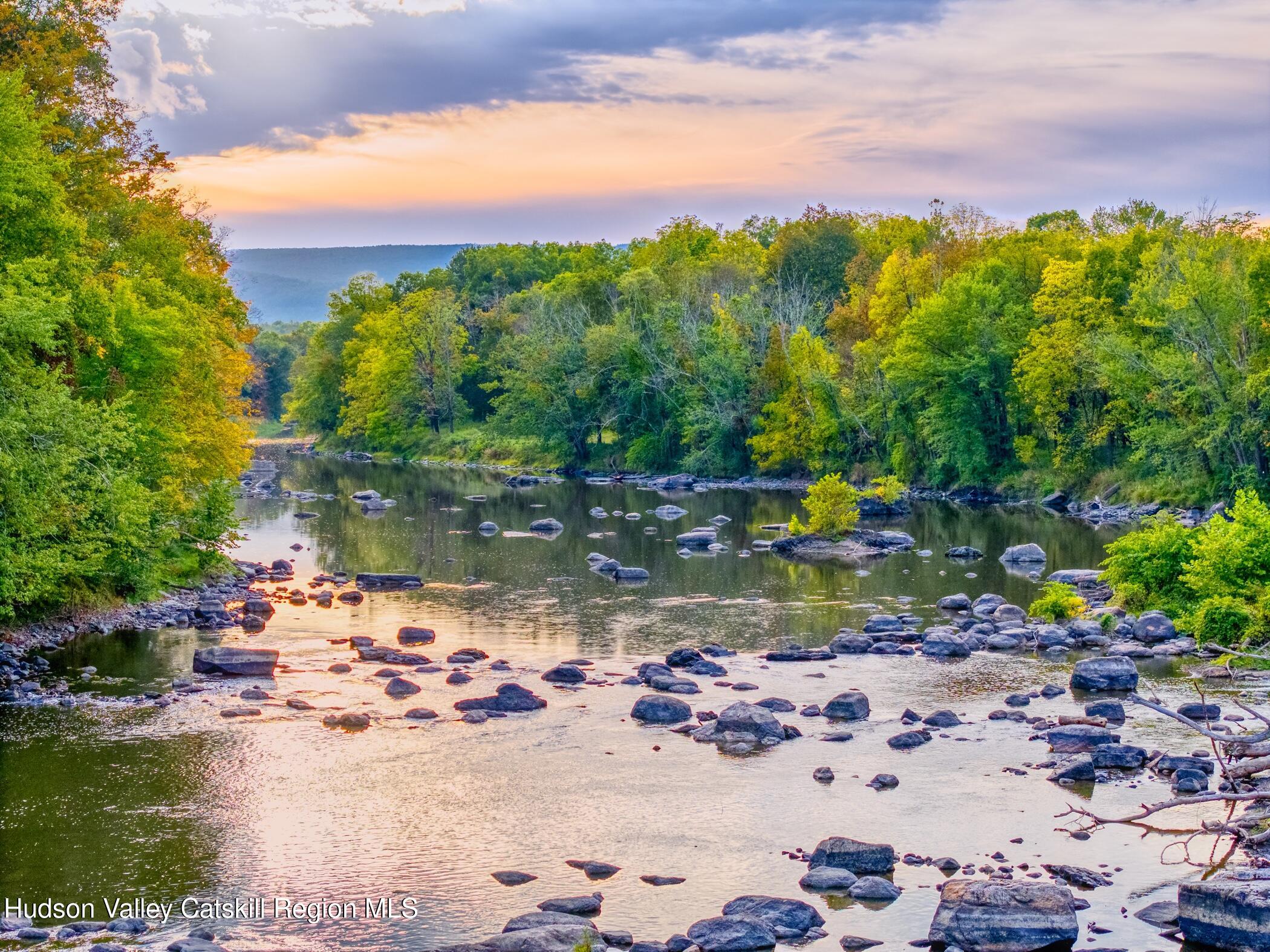 New Paltz, New York 12561, United States, 3 Bedrooms Bedrooms, ,2 BathroomsBathrooms,Residential,Active,219081