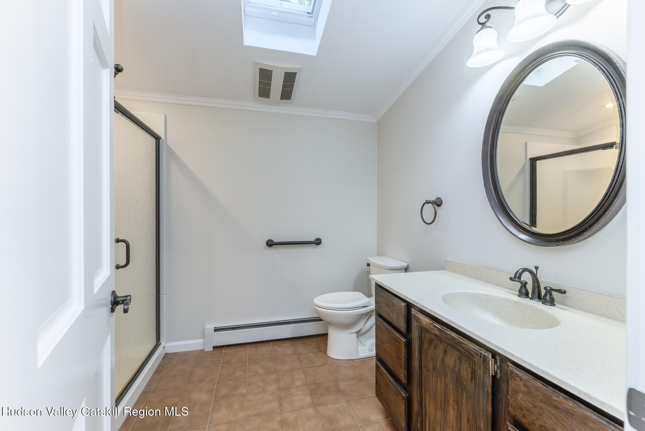 New Paltz, New York 12561, United States, 3 Bedrooms Bedrooms, ,2 BathroomsBathrooms,Residential,Active,219081