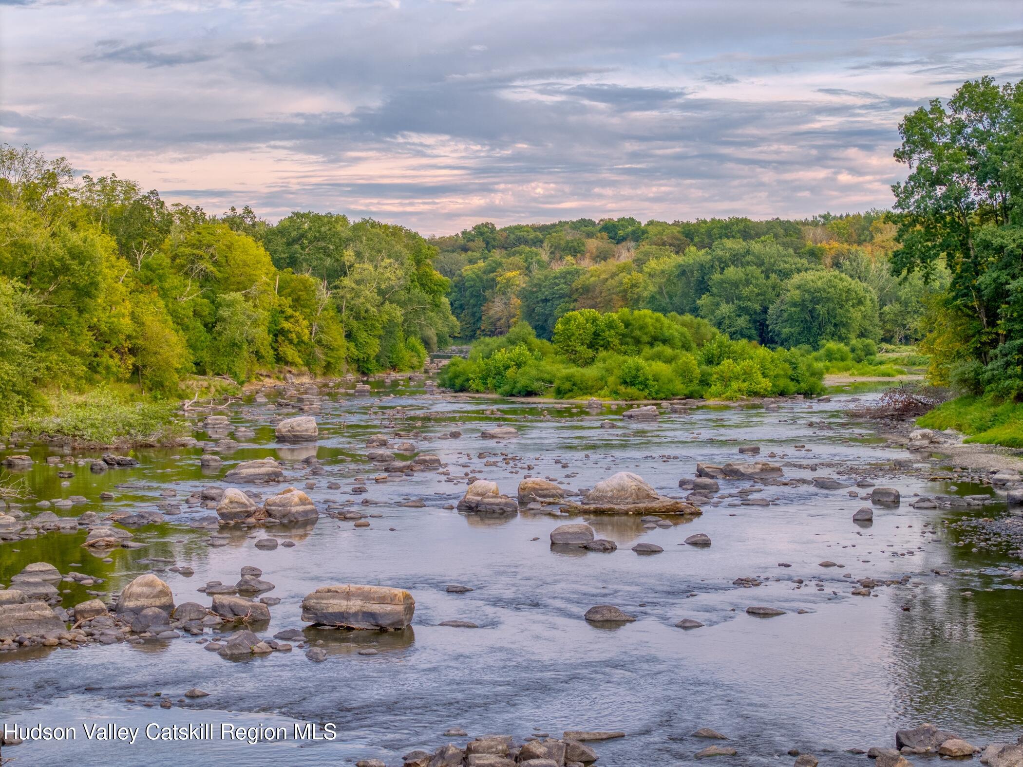 New Paltz, New York 12561, United States, 3 Bedrooms Bedrooms, ,2 BathroomsBathrooms,Residential,Active,219081