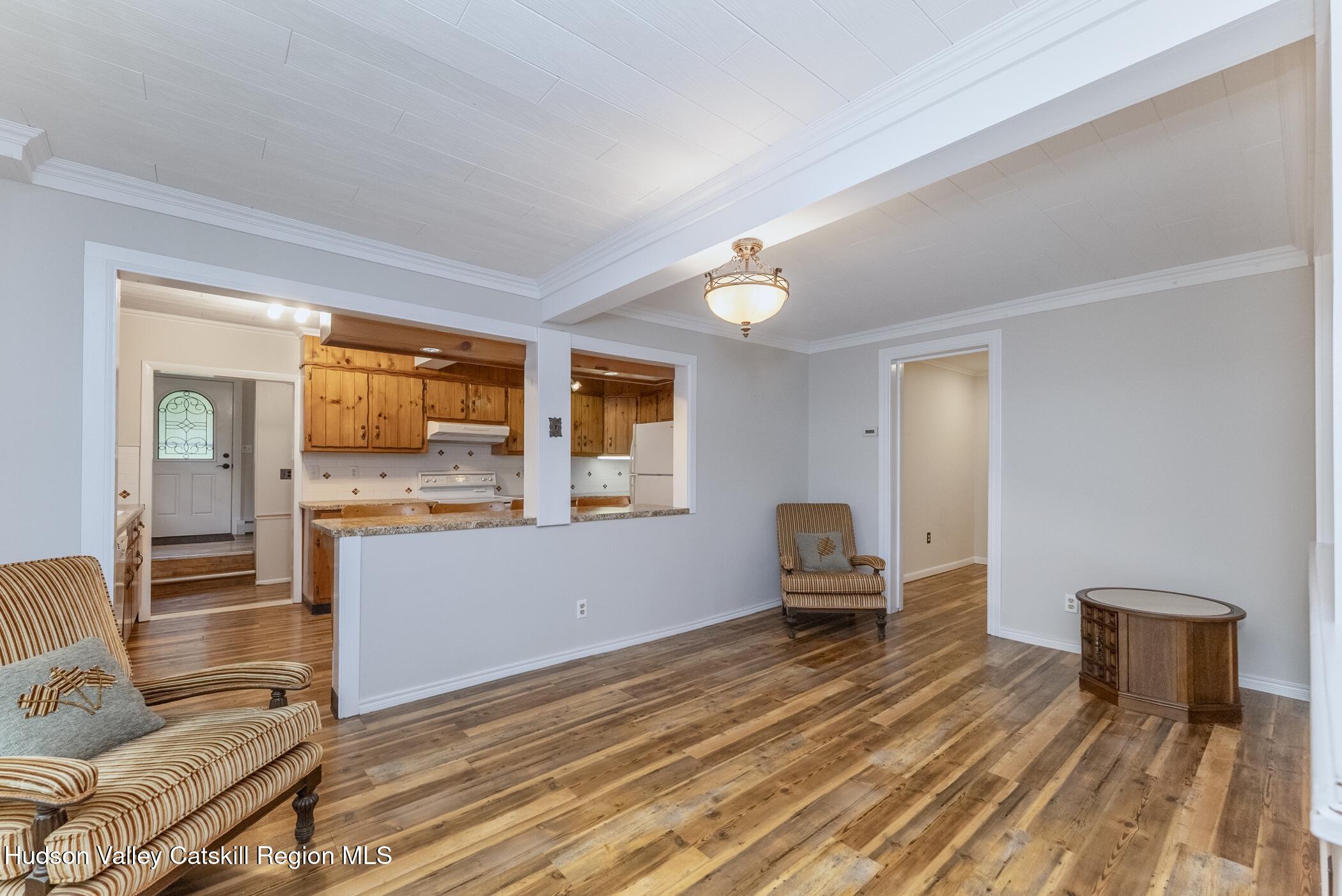 New Paltz, New York 12561, United States, 3 Bedrooms Bedrooms, ,2 BathroomsBathrooms,Residential,Active,219081