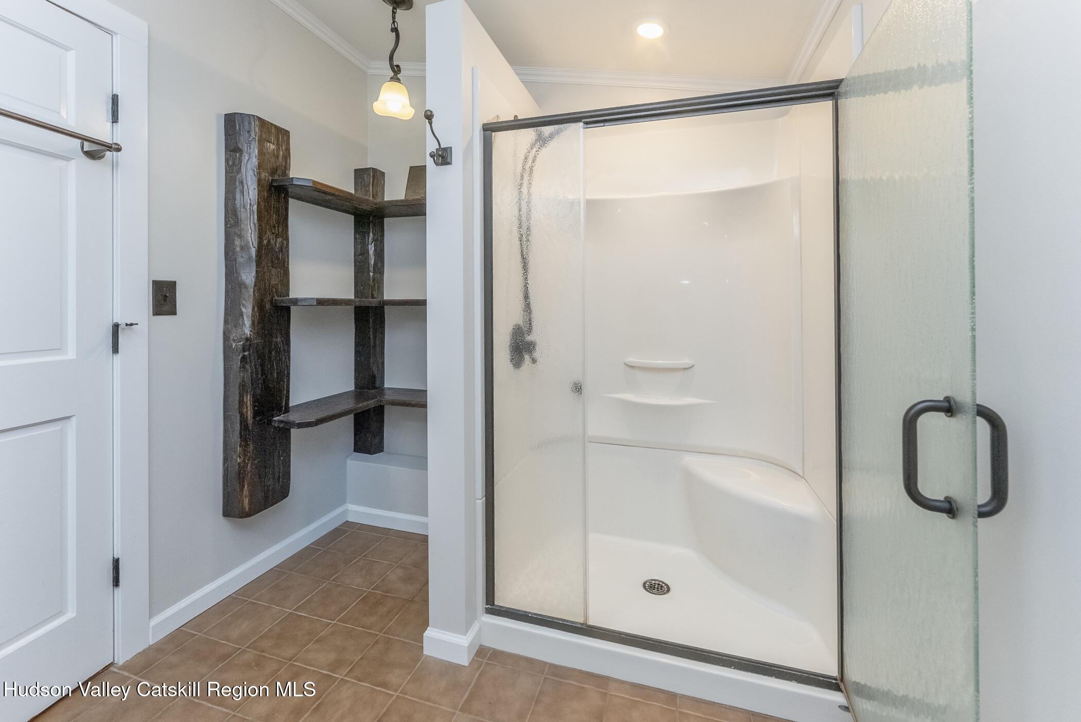 New Paltz, New York 12561, United States, 3 Bedrooms Bedrooms, ,2 BathroomsBathrooms,Residential,Active,219081