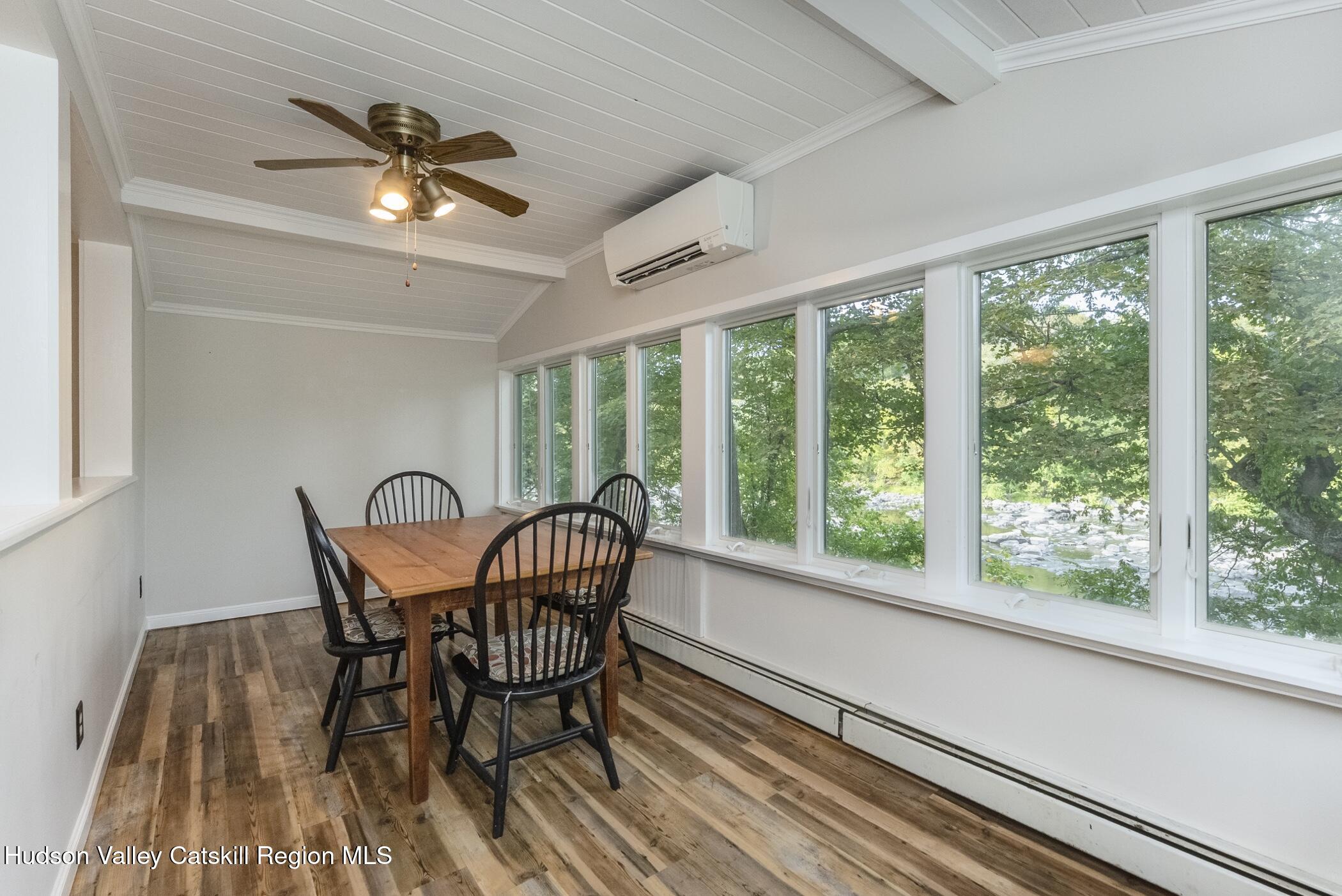 New Paltz, New York 12561, United States, 3 Bedrooms Bedrooms, ,2 BathroomsBathrooms,Residential,Active,219081