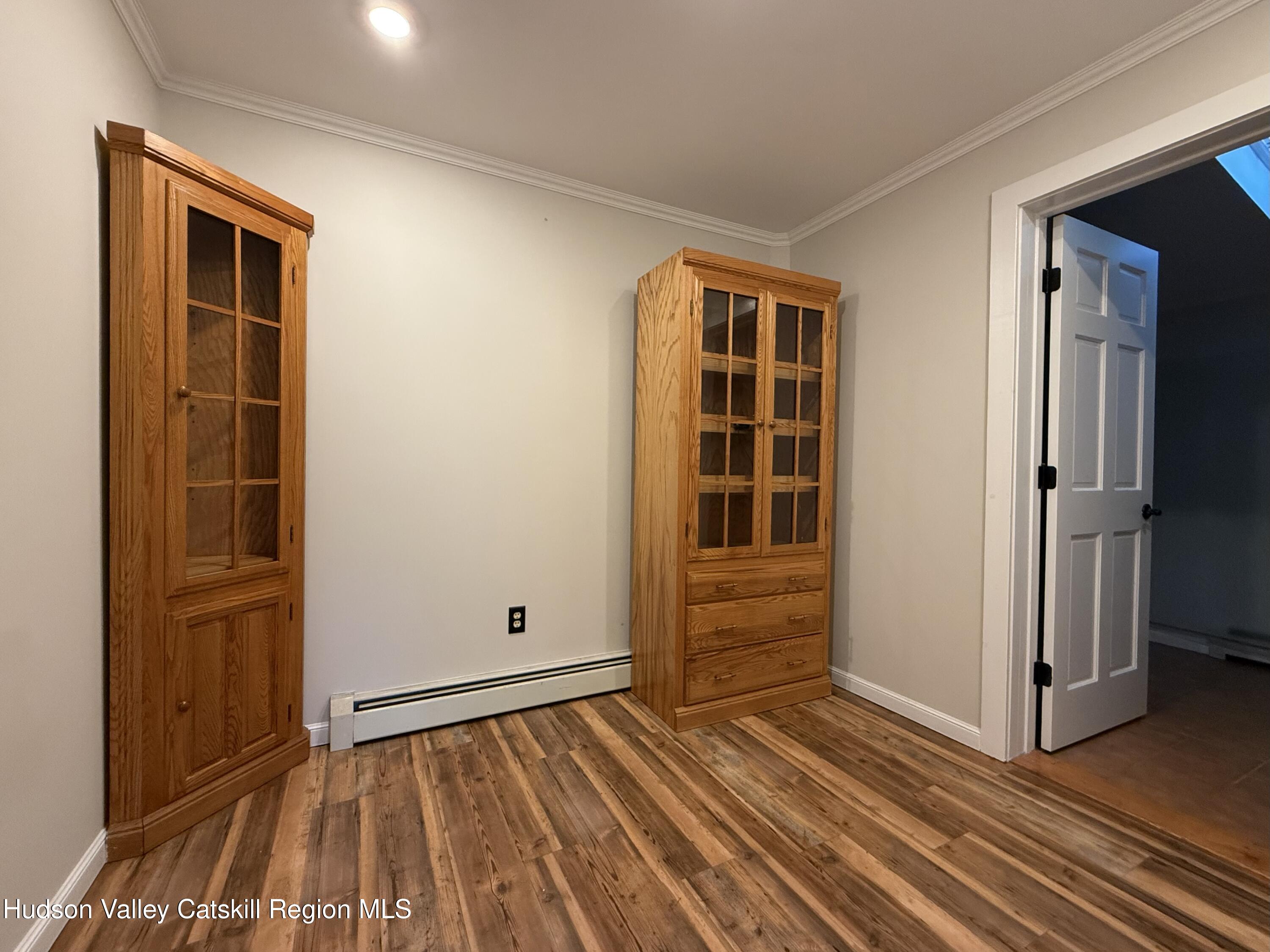 New Paltz, New York 12561, United States, 3 Bedrooms Bedrooms, ,2 BathroomsBathrooms,Residential,Active,219081