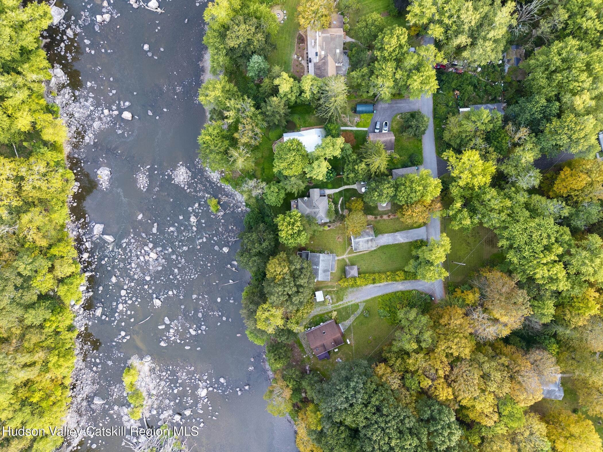 New Paltz, New York 12561, United States, 3 Bedrooms Bedrooms, ,2 BathroomsBathrooms,Residential,Active,219081