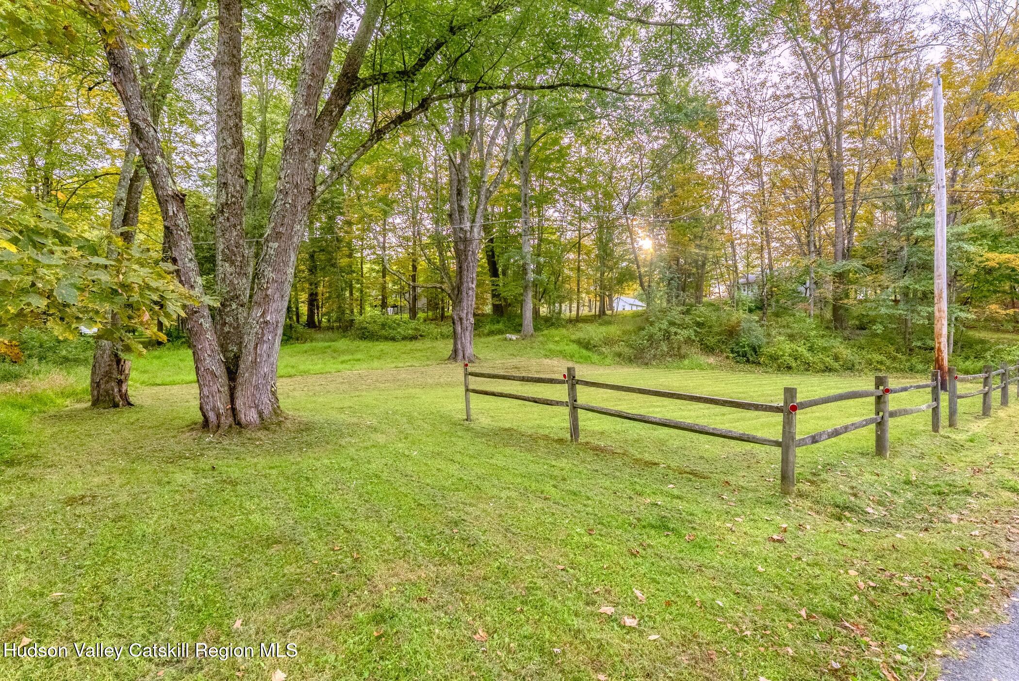 New Paltz, New York 12561, United States, 3 Bedrooms Bedrooms, ,2 BathroomsBathrooms,Residential,Active,219081