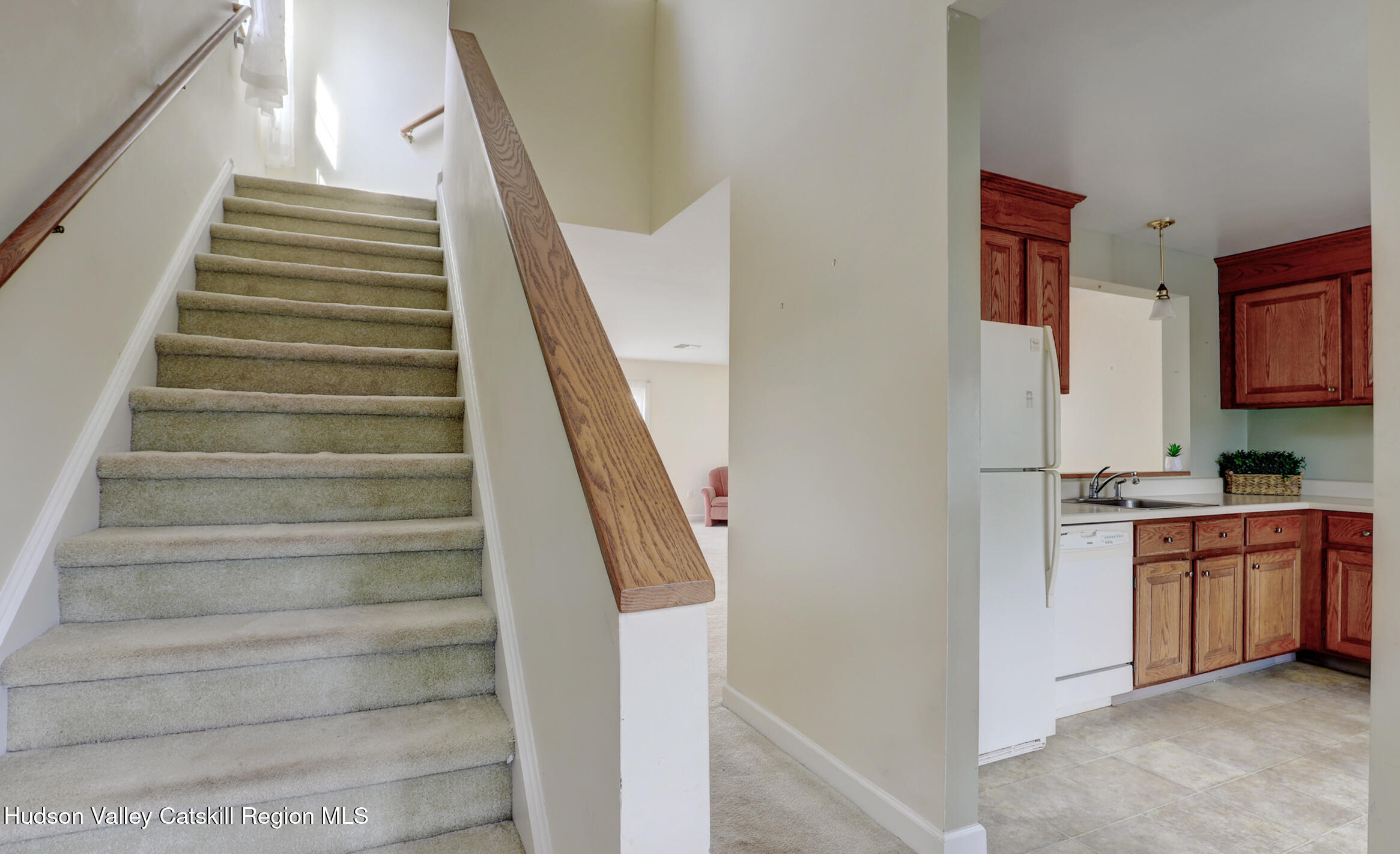 Lake Katrine, New York 12449, United States, 2 Bedrooms Bedrooms, ,2 BathroomsBathrooms,Residential,Pending,155111