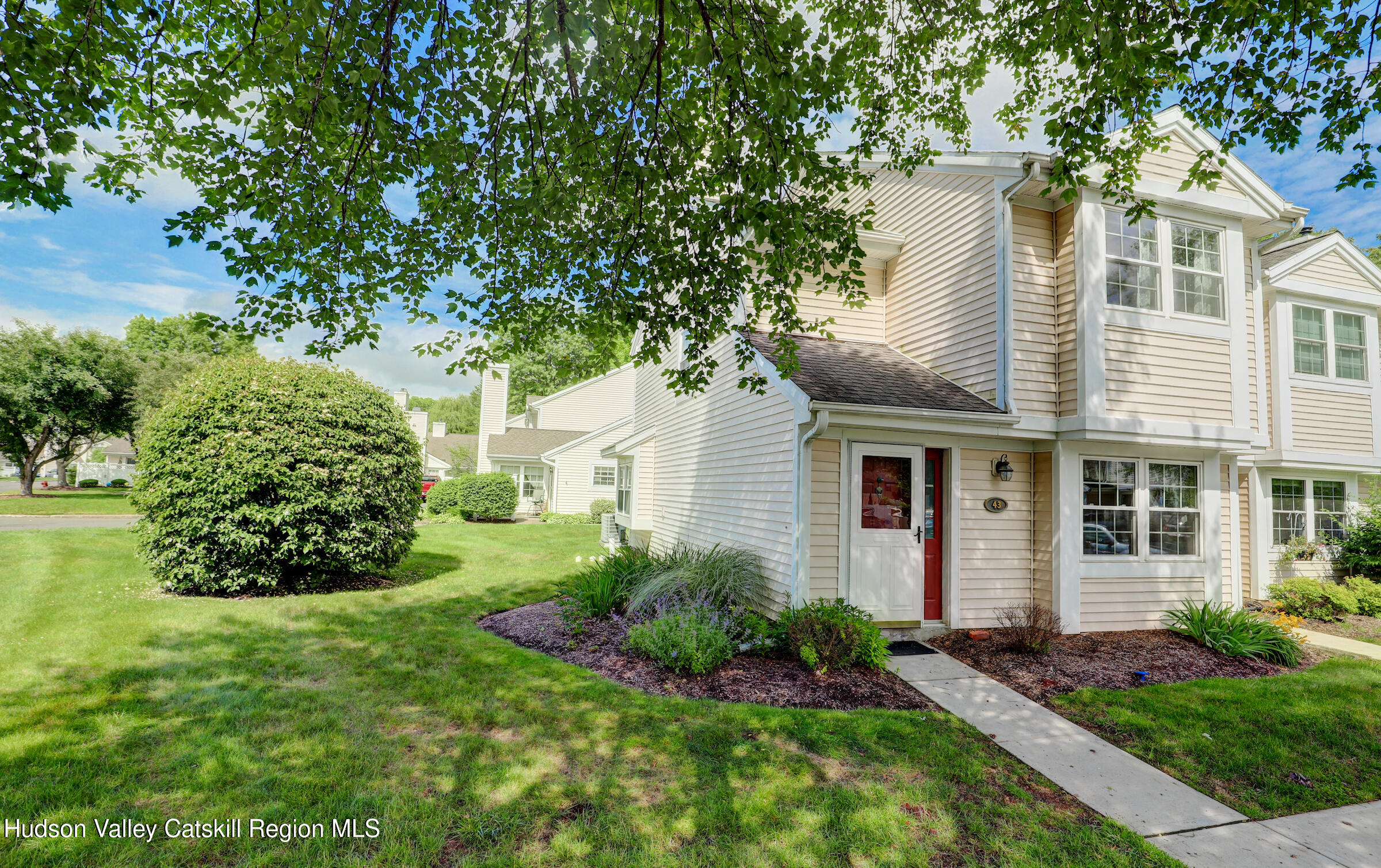 Lake Katrine, New York 12449, United States, 2 Bedrooms Bedrooms, ,2 BathroomsBathrooms,Residential,Pending,155111