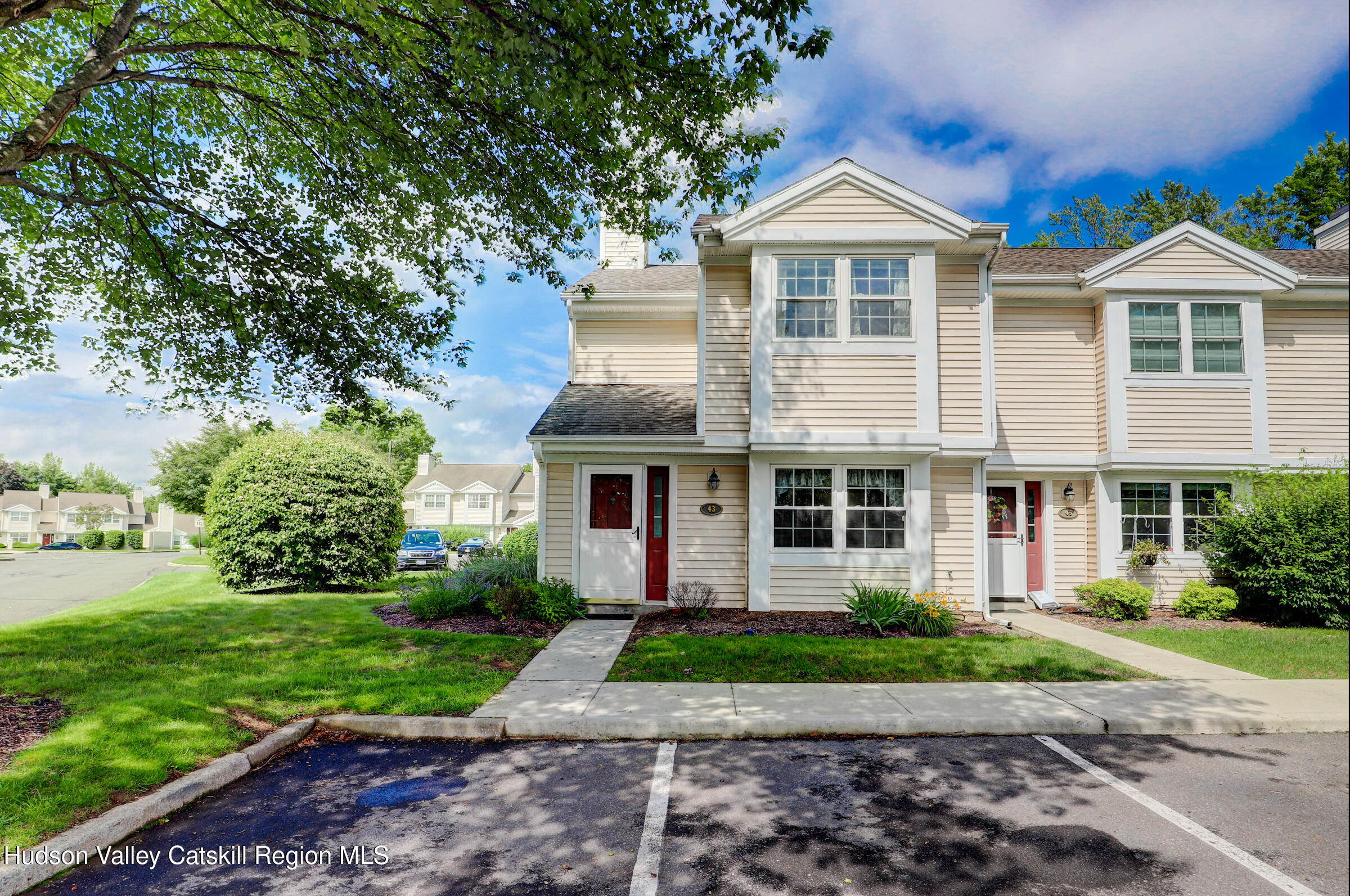 Lake Katrine, New York 12449, United States, 2 Bedrooms Bedrooms, ,2 BathroomsBathrooms,Residential,Pending,155111