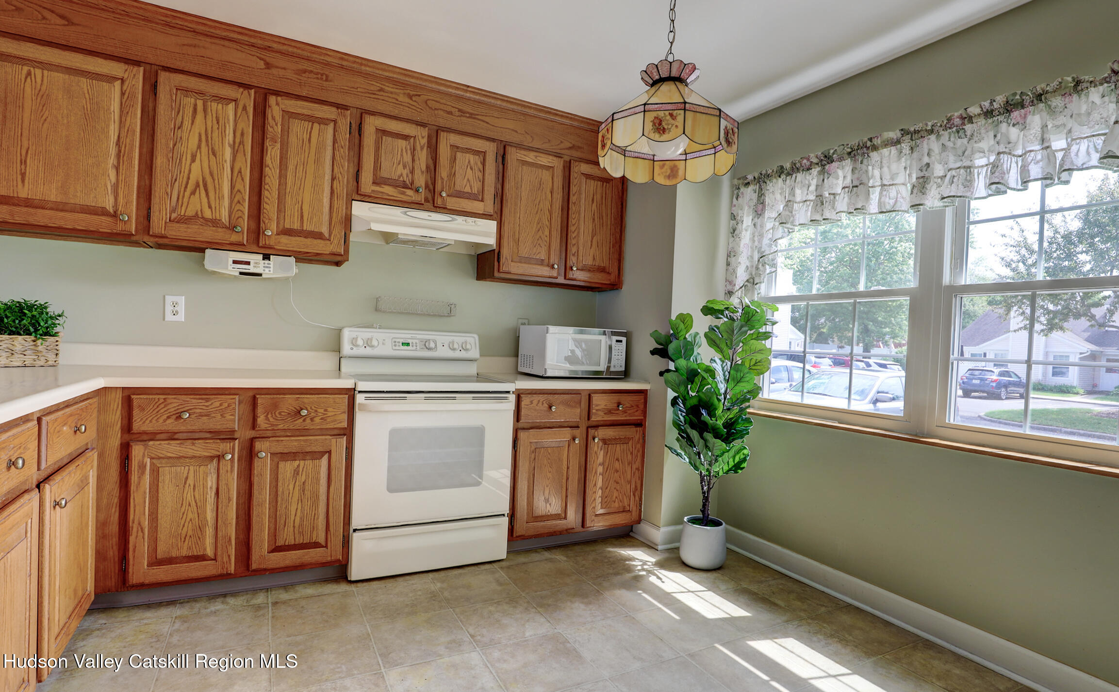 Lake Katrine, New York 12449, United States, 2 Bedrooms Bedrooms, ,2 BathroomsBathrooms,Residential,Pending,155111