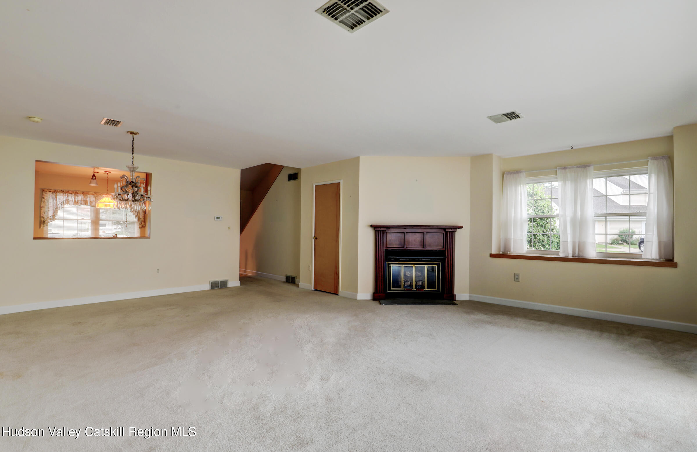 Lake Katrine, New York 12449, United States, 2 Bedrooms Bedrooms, ,2 BathroomsBathrooms,Residential,Pending,155111