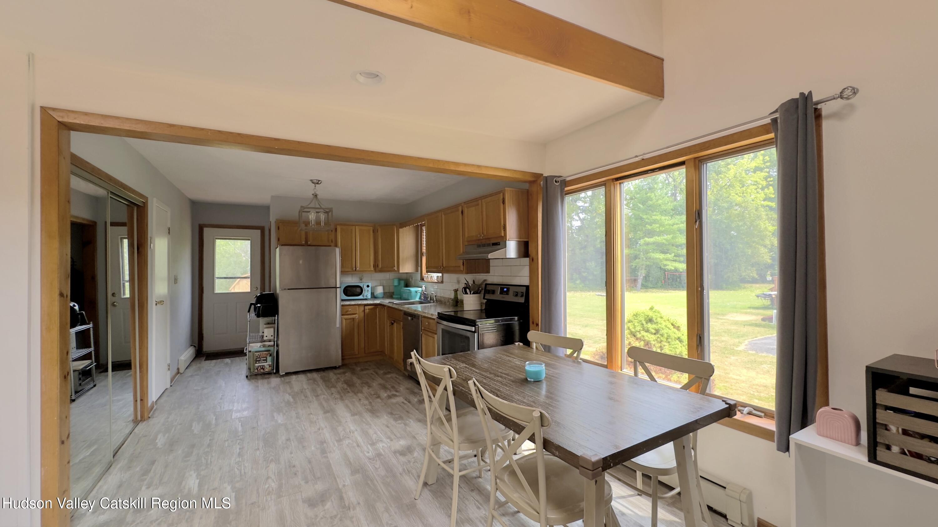 1542 Sleepy Hollow Road