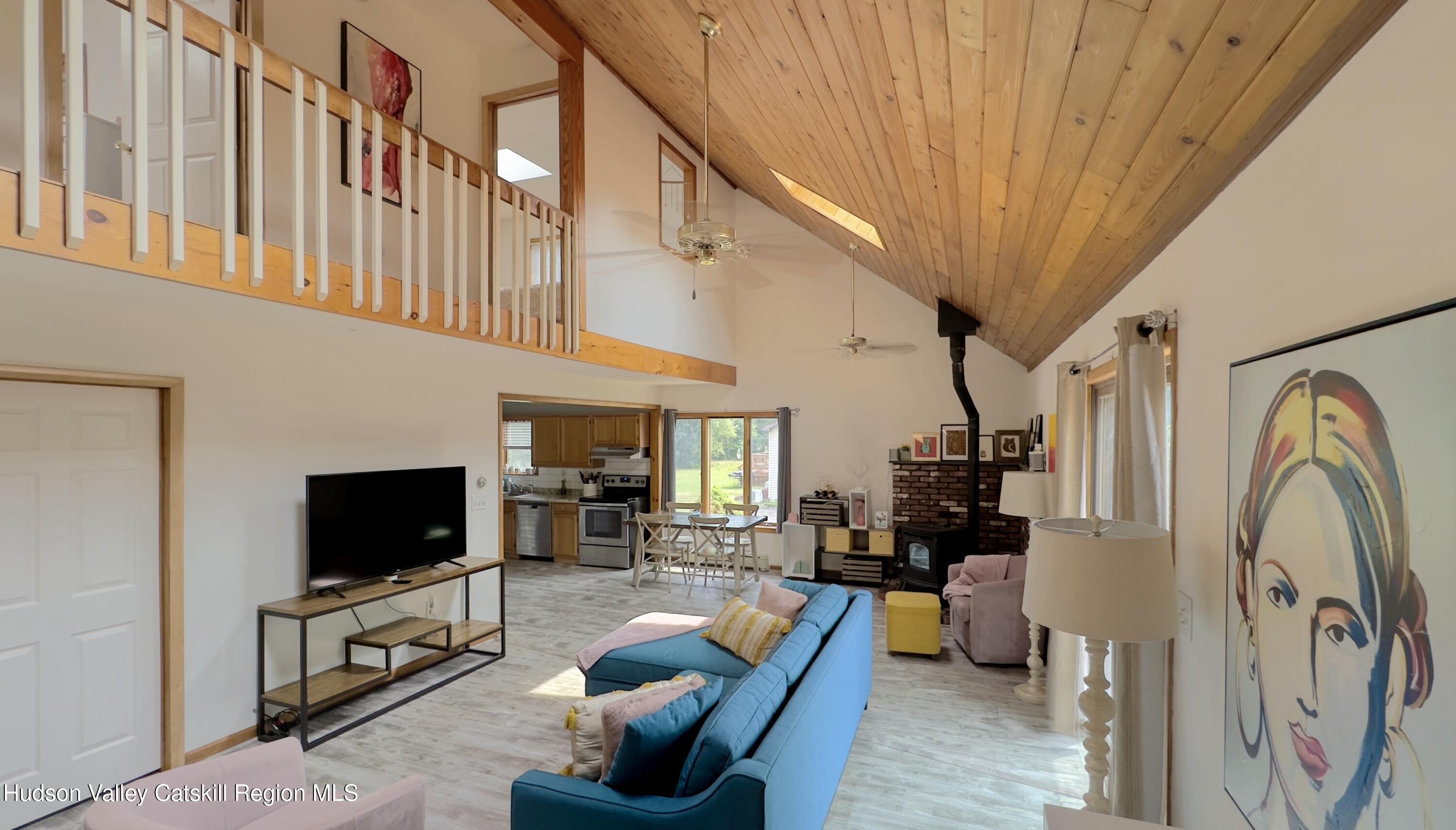 1542 Sleepy Hollow Road