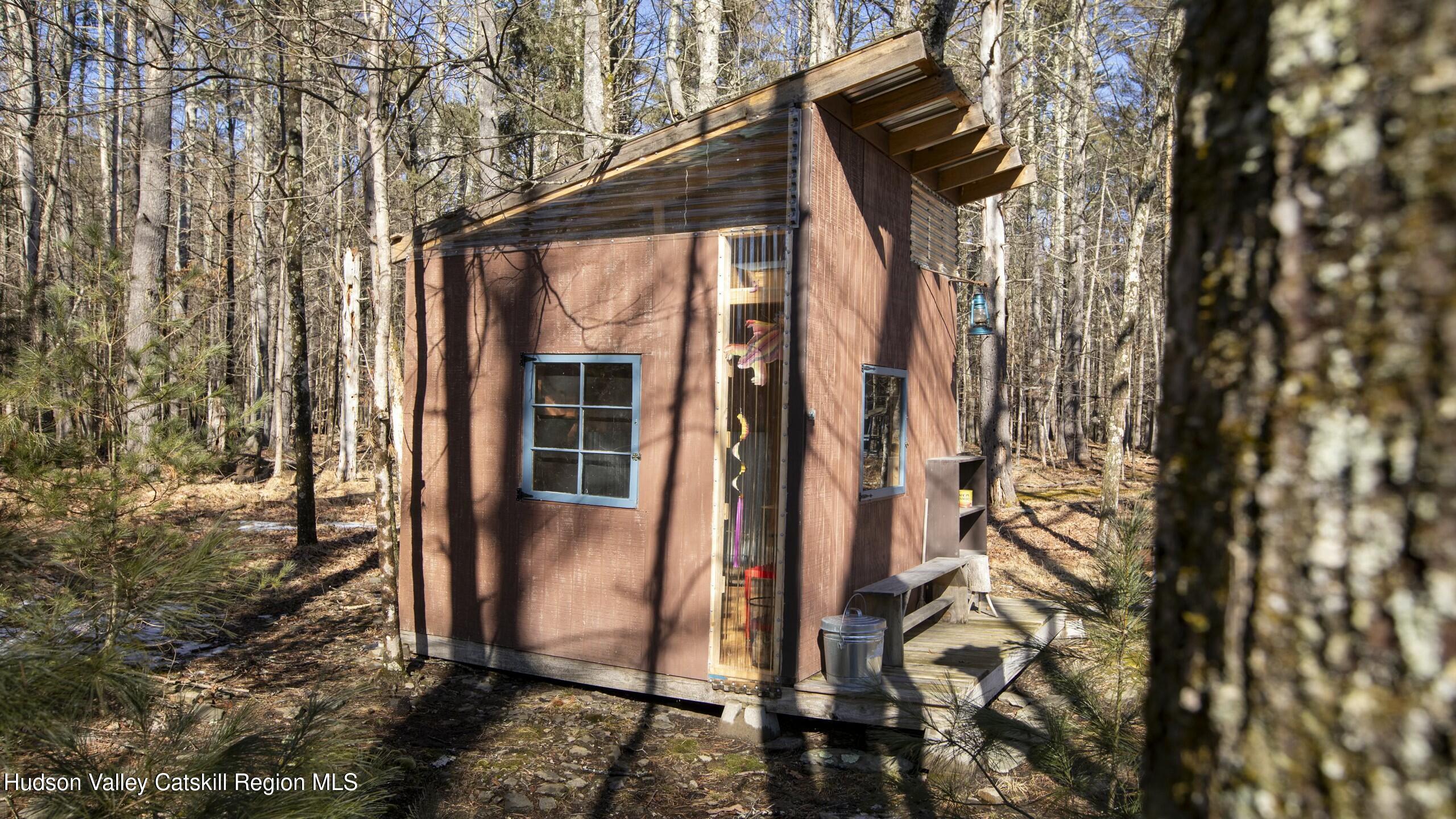 Woodstock, New York 12498, United States, 2 Bedrooms Bedrooms, ,2 BathroomsBathrooms,Residential,Active,77006