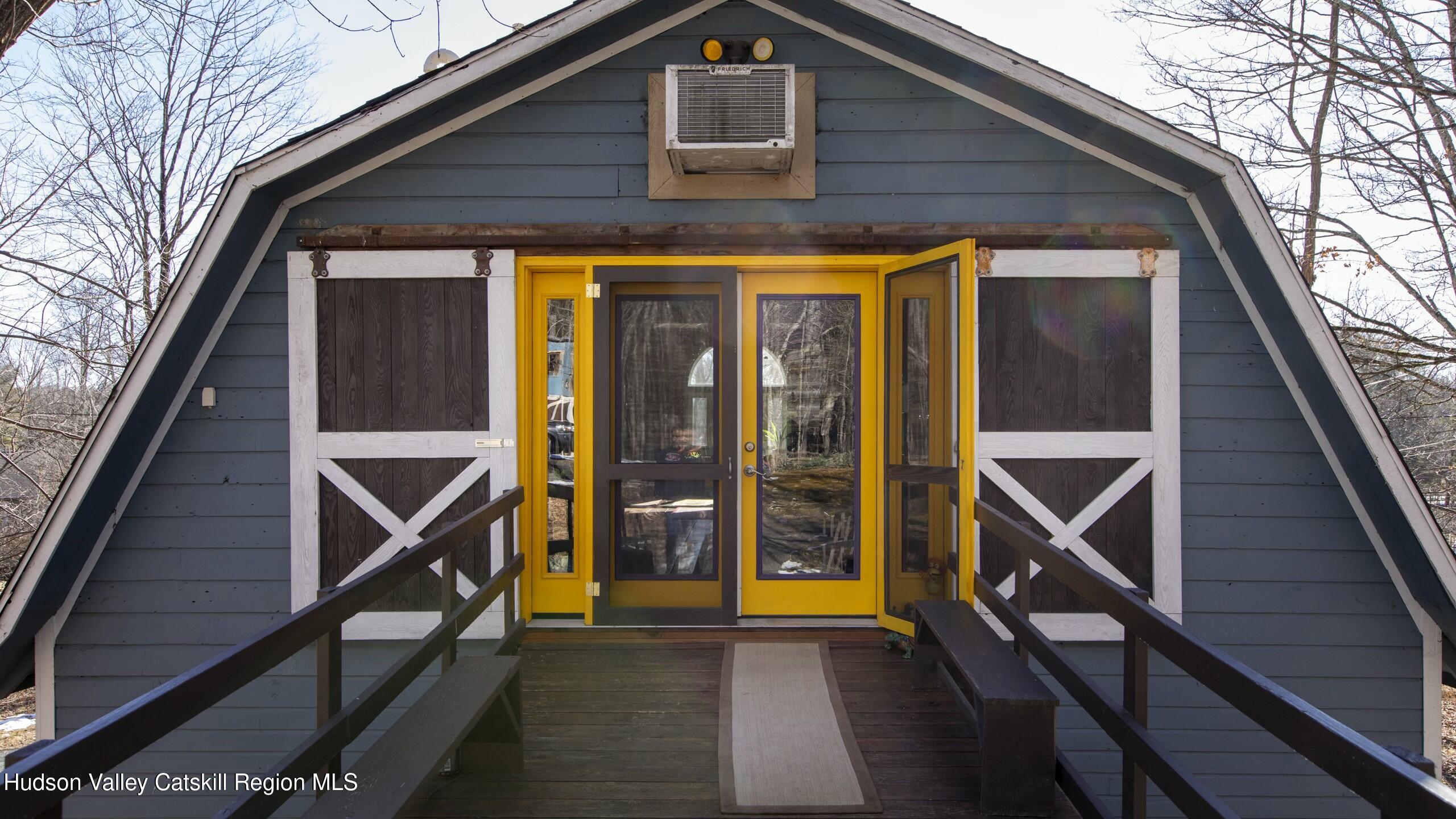 Woodstock, New York 12498, United States, 2 Bedrooms Bedrooms, ,2 BathroomsBathrooms,Residential,Active,77006