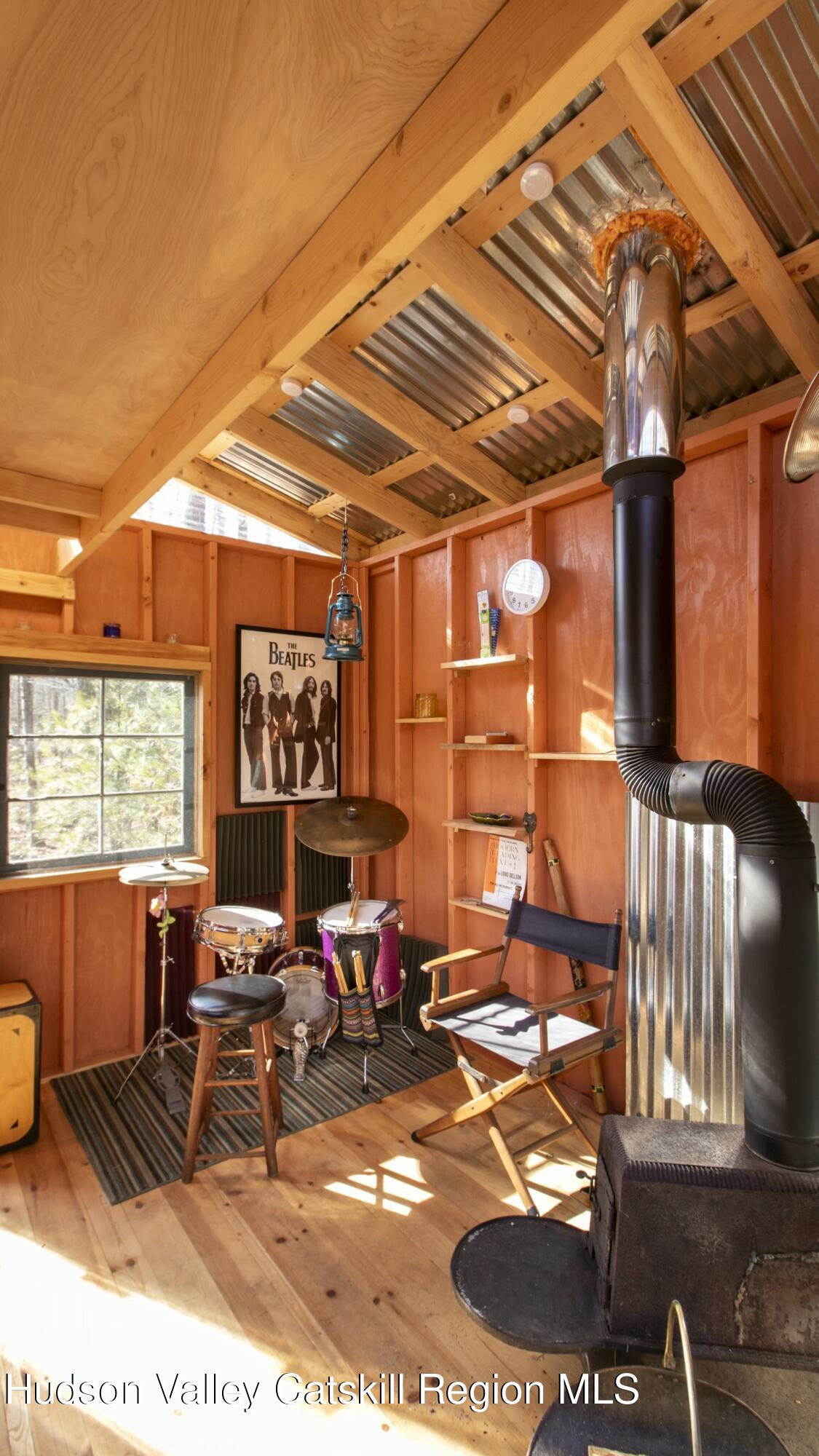 Woodstock, New York 12498, United States, 2 Bedrooms Bedrooms, ,2 BathroomsBathrooms,Residential,Active,77006