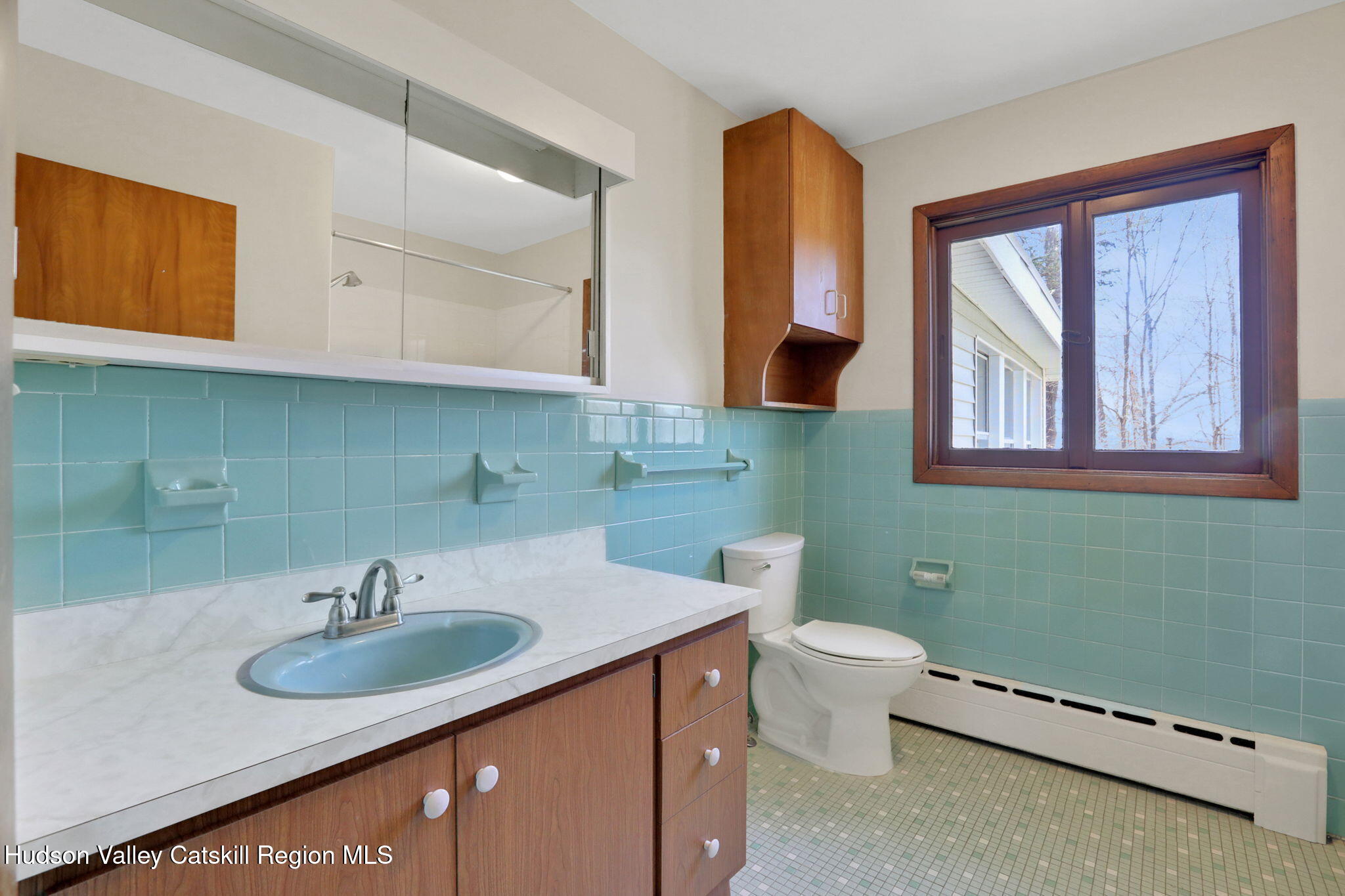 New Paltz, New York 12561, United States, 3 Bedrooms Bedrooms, ,1 BathroomBathrooms,Residential,Active,94127