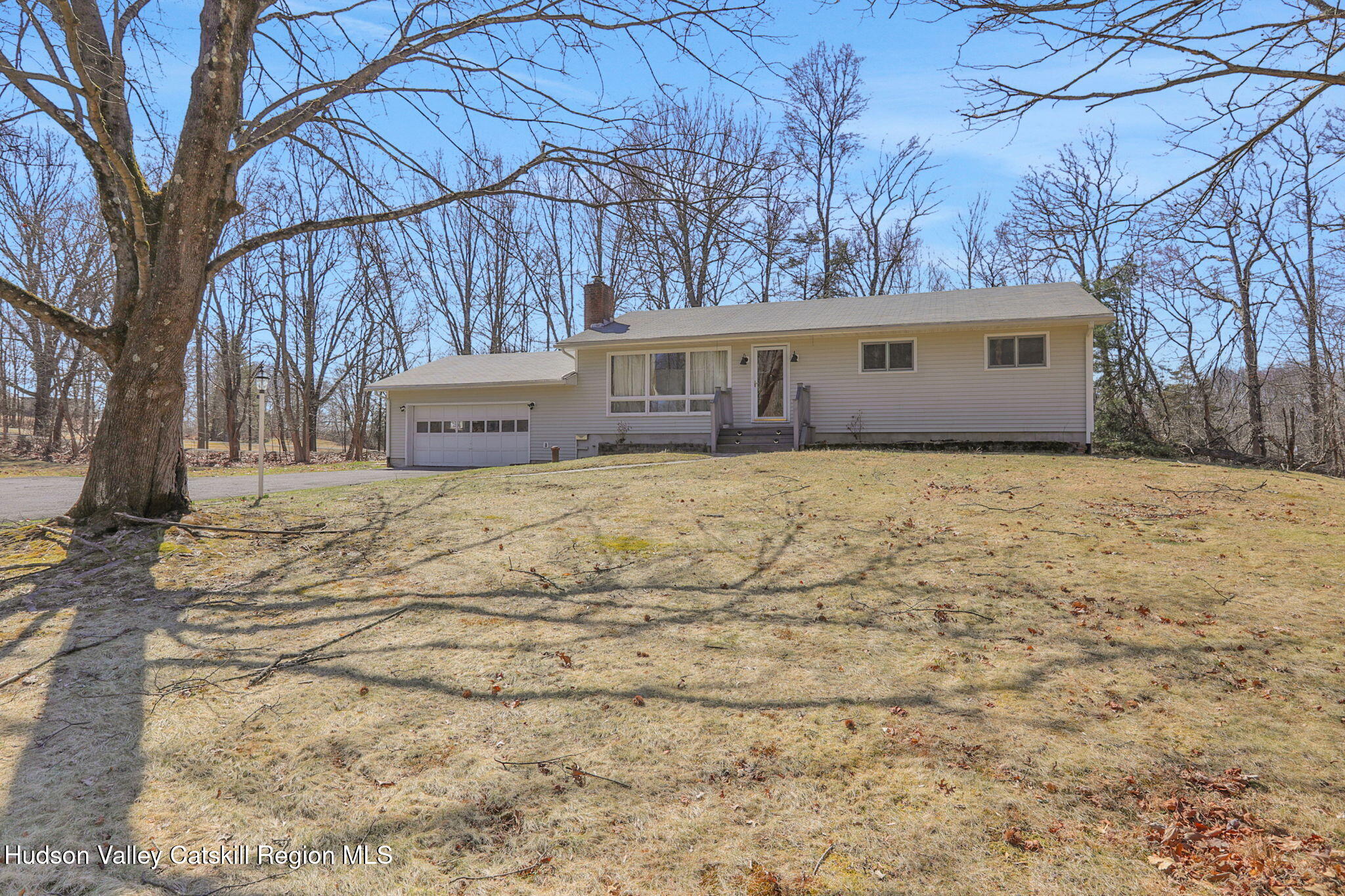 New Paltz, New York 12561, United States, 3 Bedrooms Bedrooms, ,1 BathroomBathrooms,Residential,Active,94127
