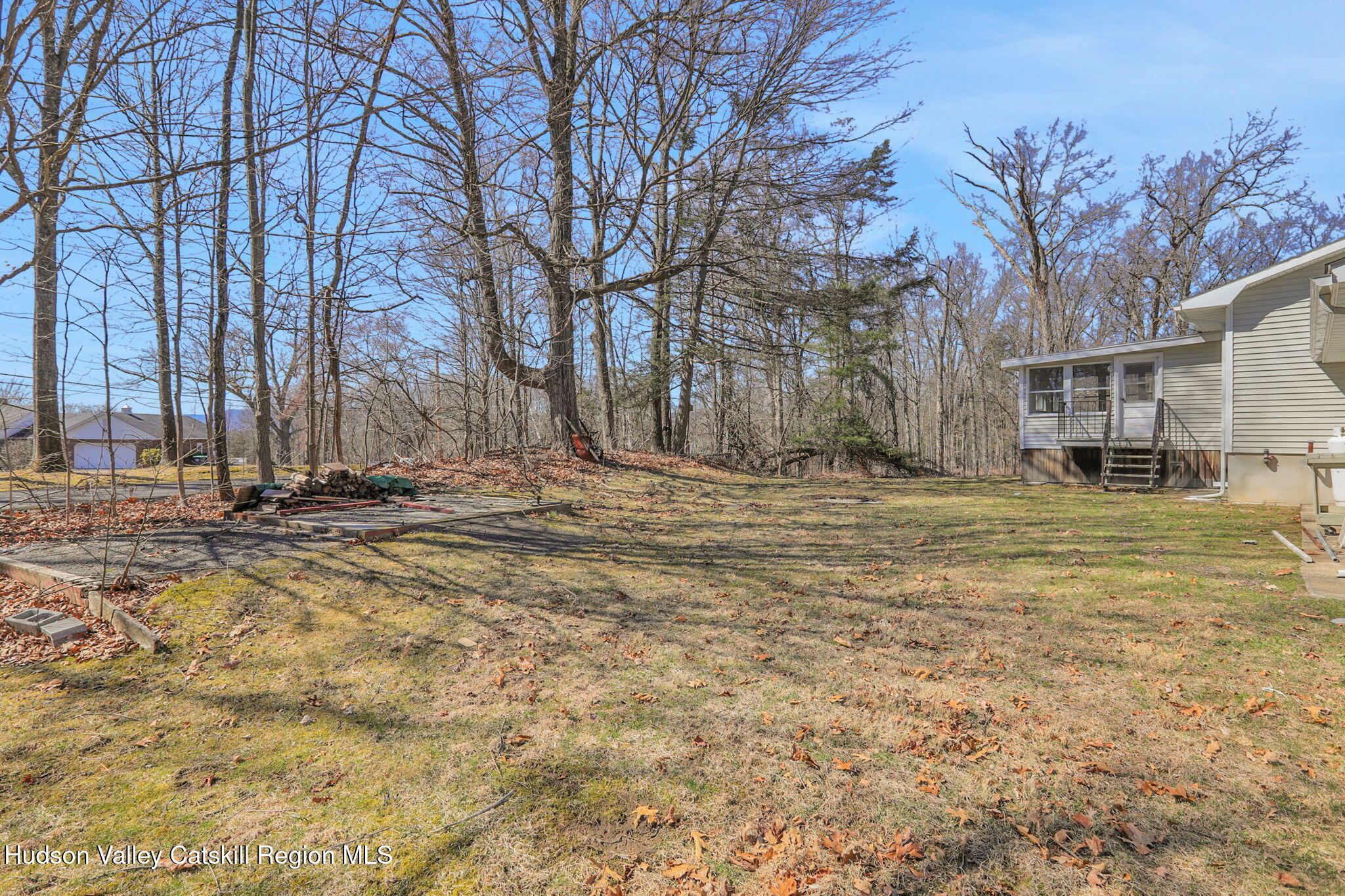 New Paltz, New York 12561, United States, 3 Bedrooms Bedrooms, ,1 BathroomBathrooms,Residential,Active,94127