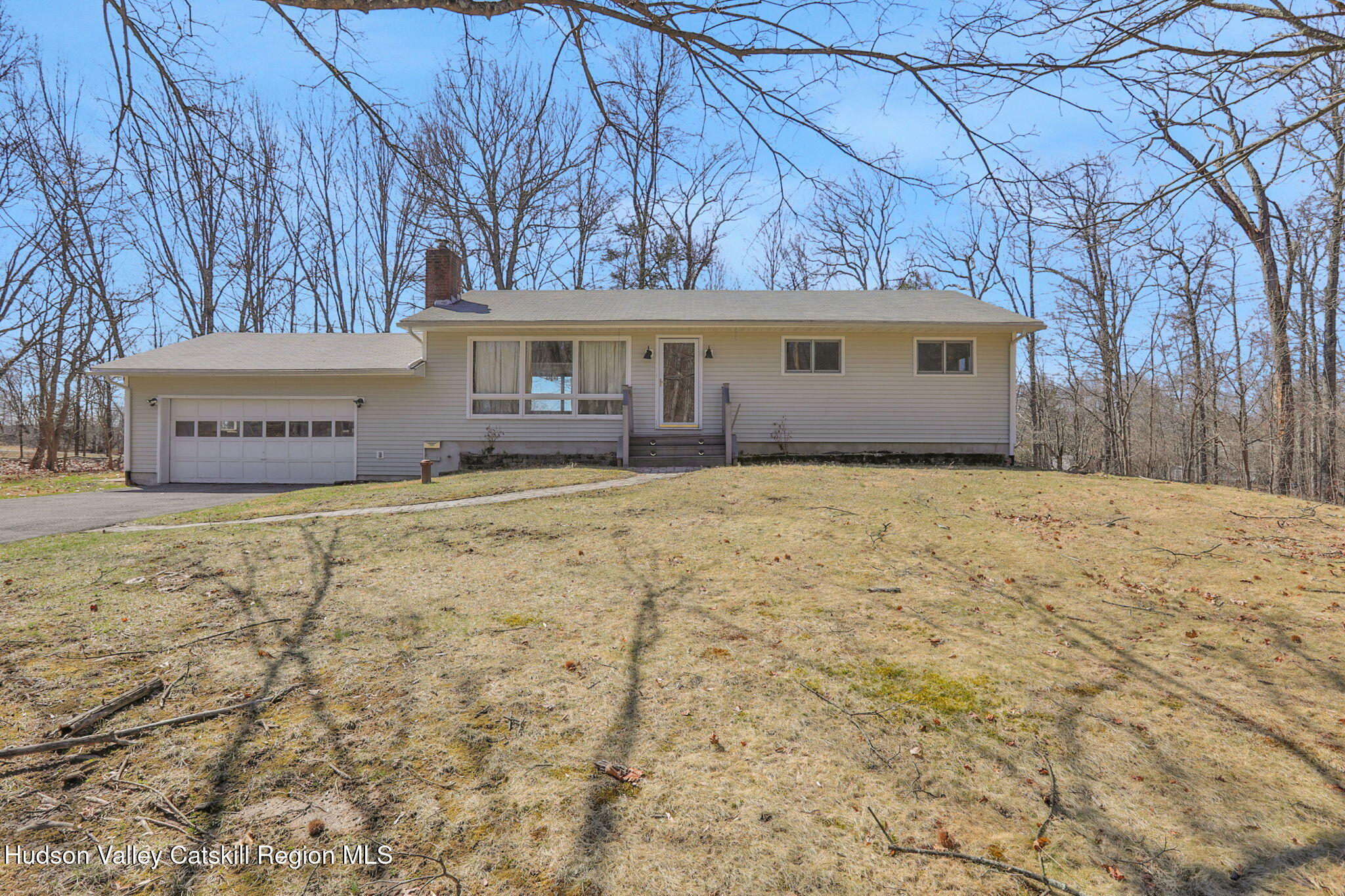 New Paltz, New York 12561, United States, 3 Bedrooms Bedrooms, ,1 BathroomBathrooms,Residential,Active,94127