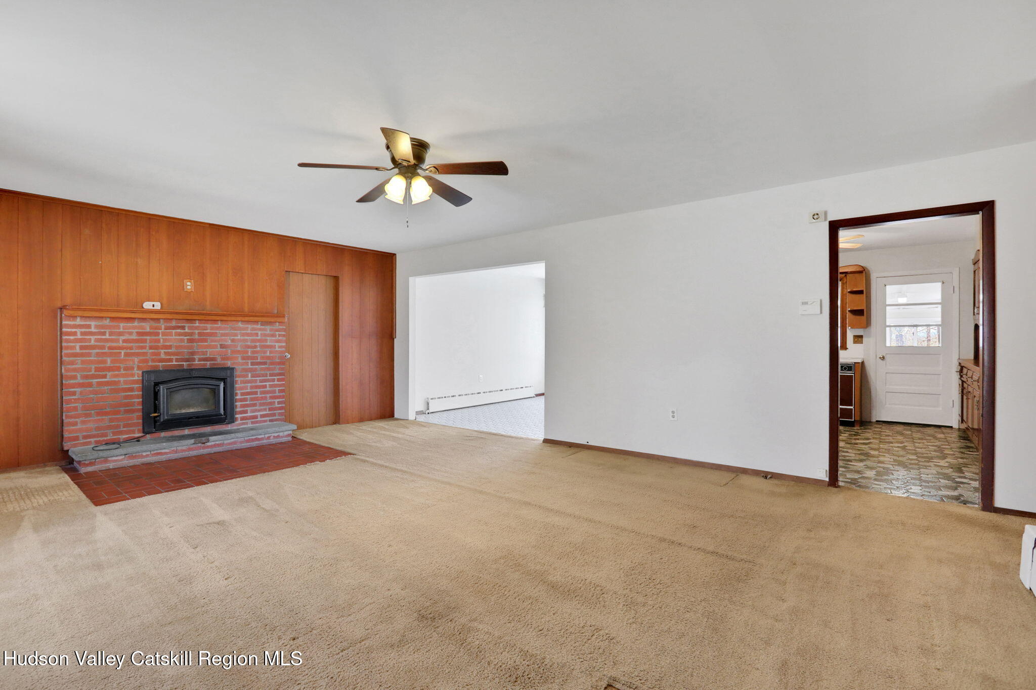 New Paltz, New York 12561, United States, 3 Bedrooms Bedrooms, ,1 BathroomBathrooms,Residential,Active,94127