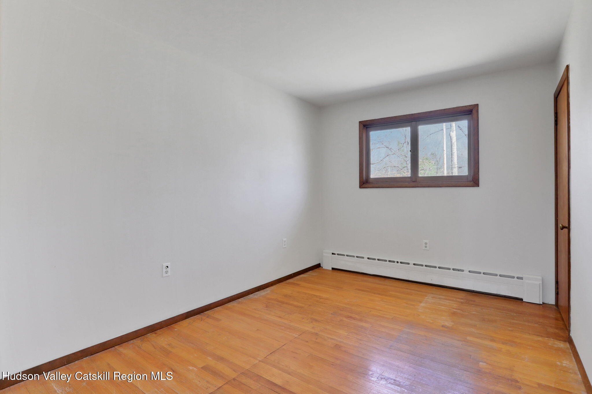 New Paltz, New York 12561, United States, 3 Bedrooms Bedrooms, ,1 BathroomBathrooms,Residential,Active,94127