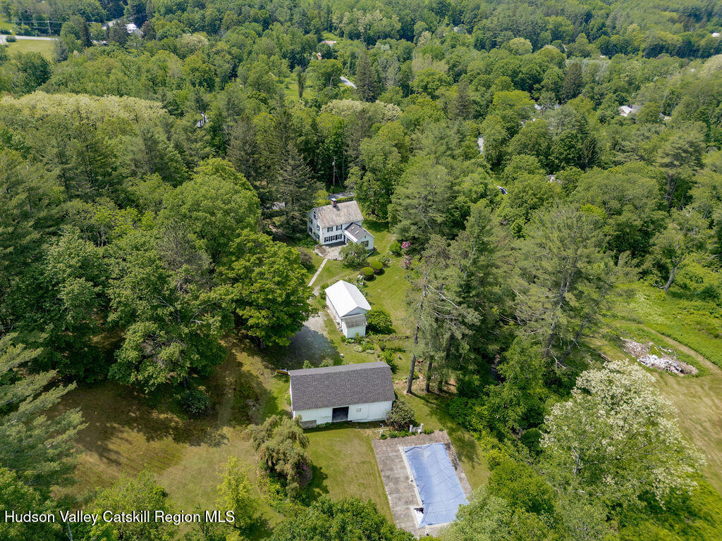 21 Cemetery Road, New Lebanon, New York image 38