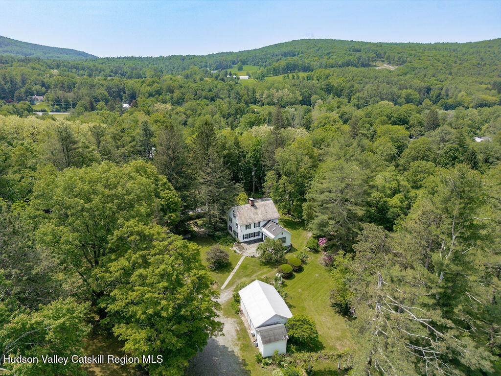 21 Cemetery Road, New Lebanon, New York image 40