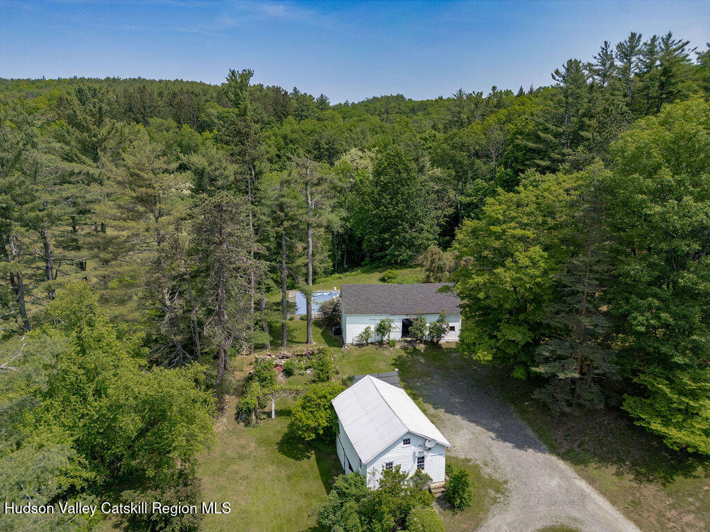 21 Cemetery Road, New Lebanon, New York image 39