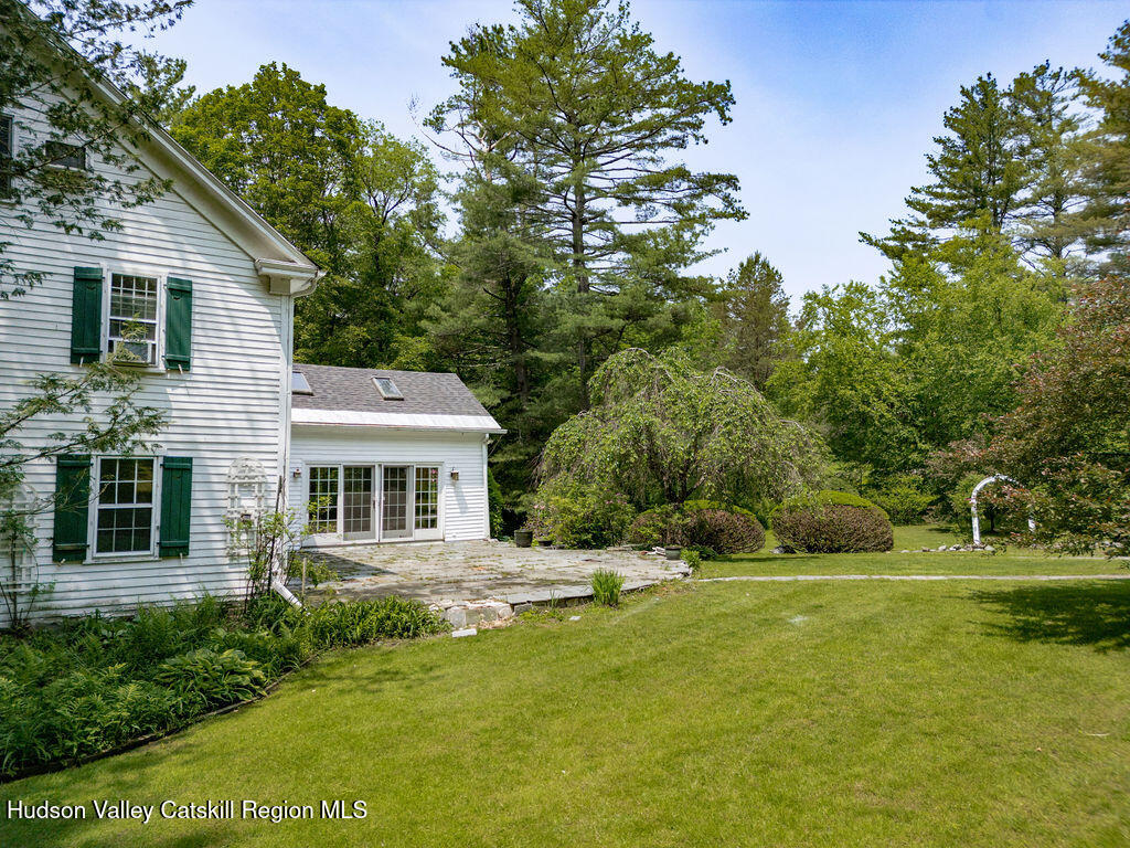 21 Cemetery Road, New Lebanon, New York image 36