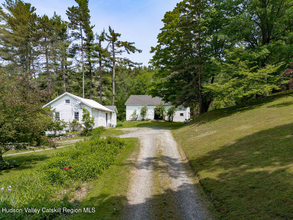 21 Cemetery Road, New Lebanon, New York image 33
