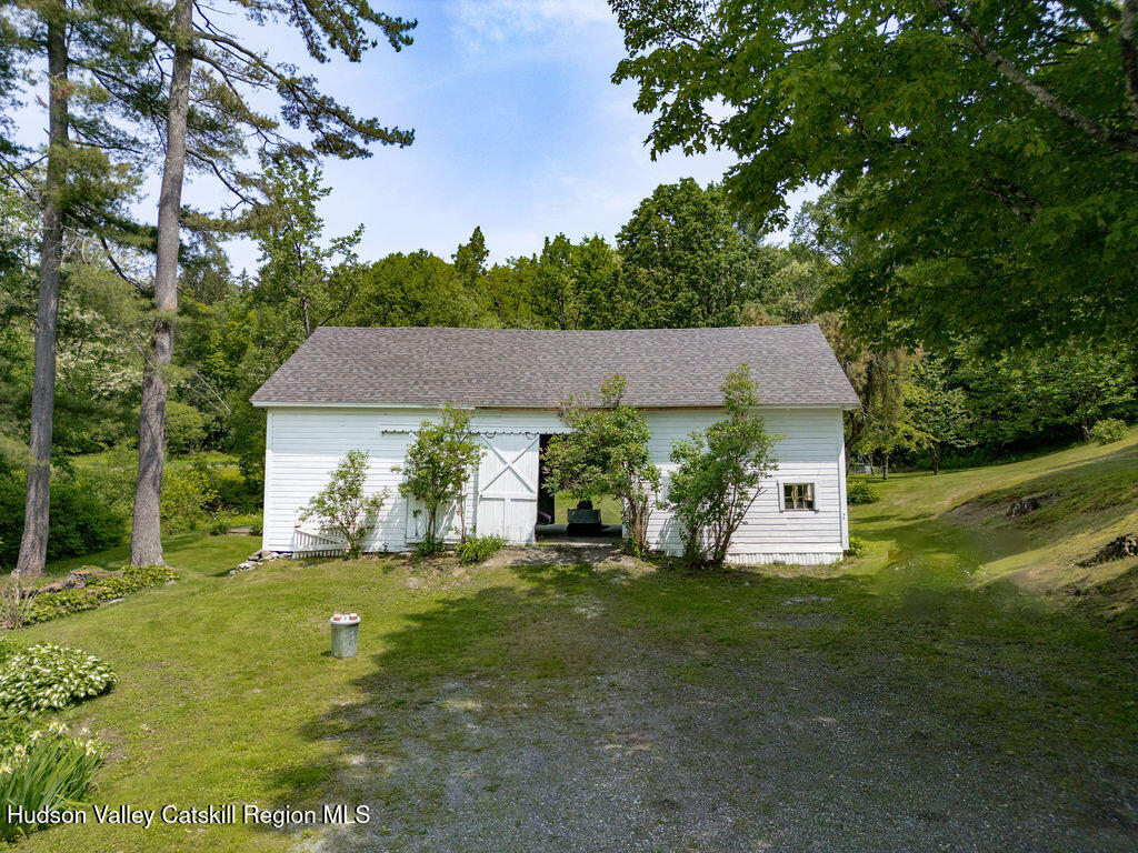 21 Cemetery Road, New Lebanon, New York image 35