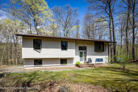 Photo of 109 Hilltop Road, Rhinebeck, NY 12572 (MLS # 20261757)