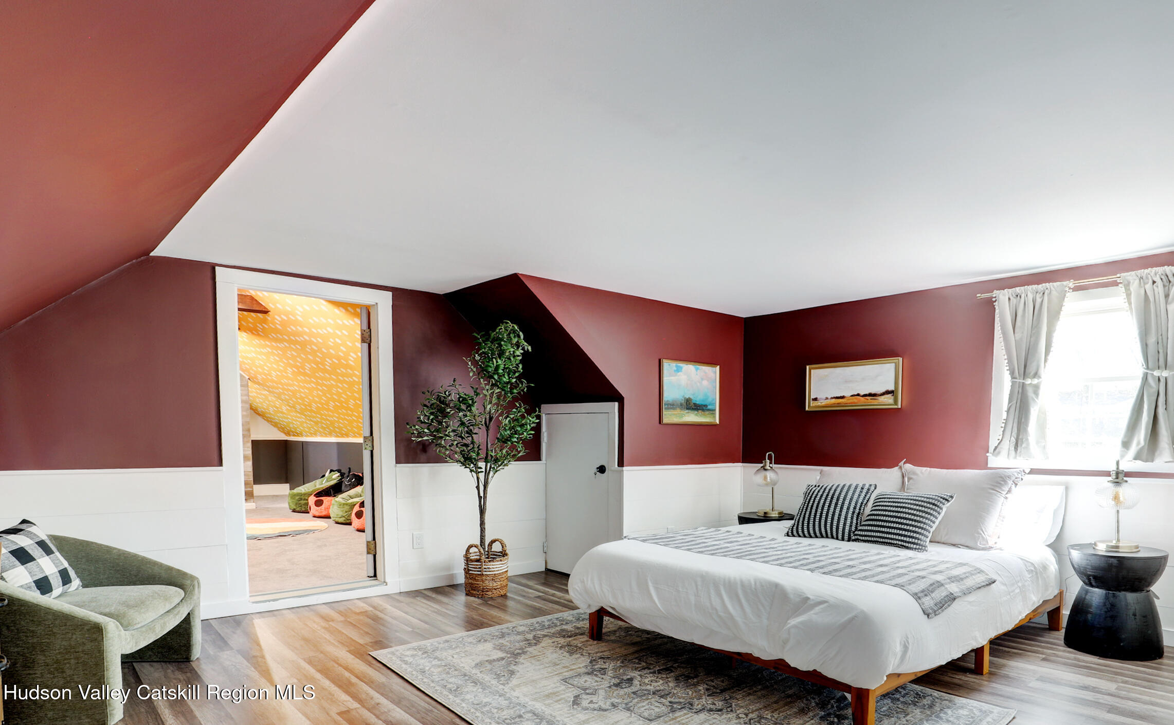 Saugerties, New York 12477, United States, 4 Bedrooms Bedrooms, ,2 BathroomsBathrooms,Residential,Active,214312