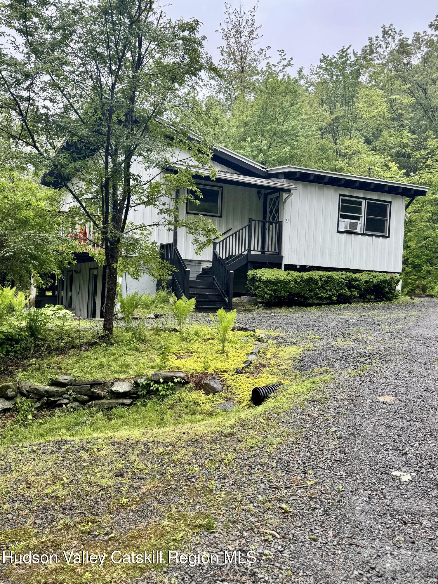 Rental Property at 27 Croswell Manor Drive, Shokan, New York - Bedrooms: 4 
Bathrooms: 3  - $5,900 MO.