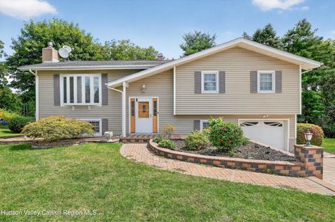 Photo of 6 North Drive, Poughkeepsie, NY 12603 (MLS # 20255099)