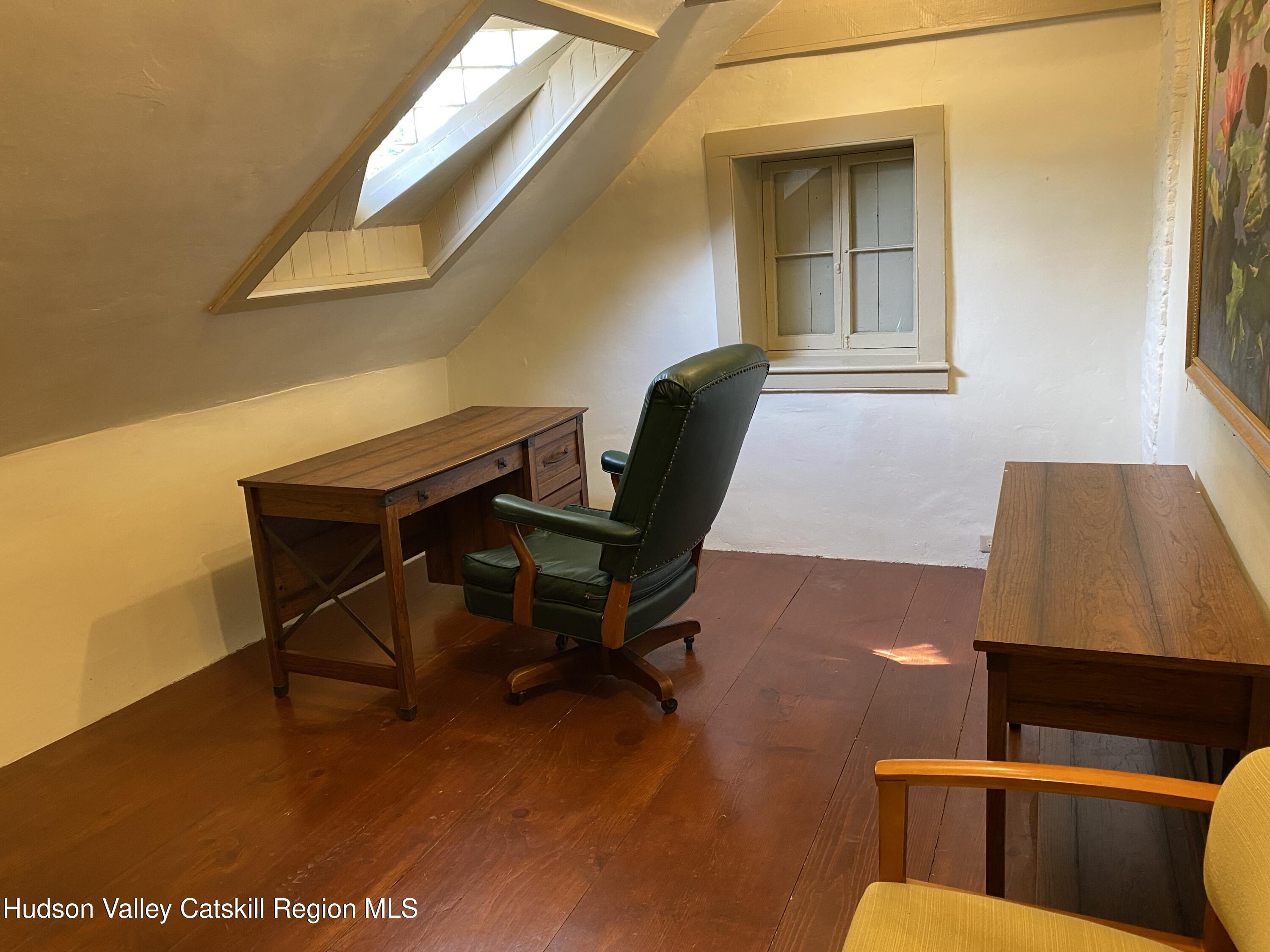 Kingston, New York 12401, United States, ,2 BathroomsBathrooms,Residential,Active,105197