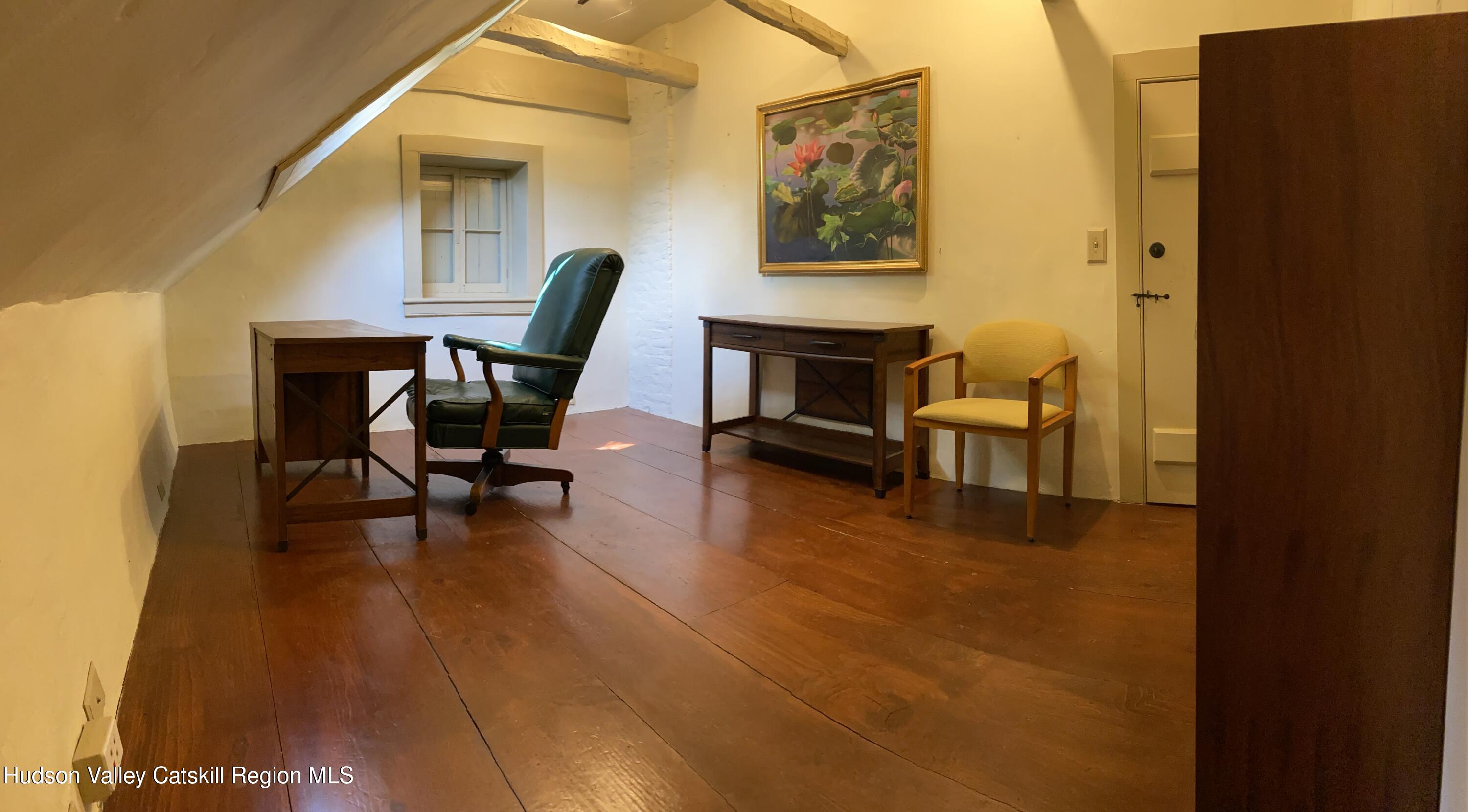 Kingston, New York 12401, United States, ,2 BathroomsBathrooms,Residential,Active,105197