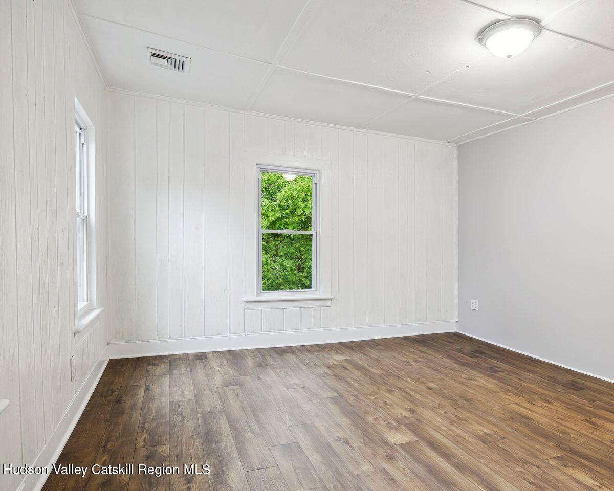 150 N 2nd Street, Esopus, Texas image 12