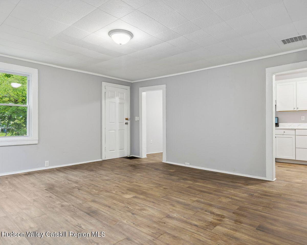150 N 2nd Street, Esopus, Texas image 4