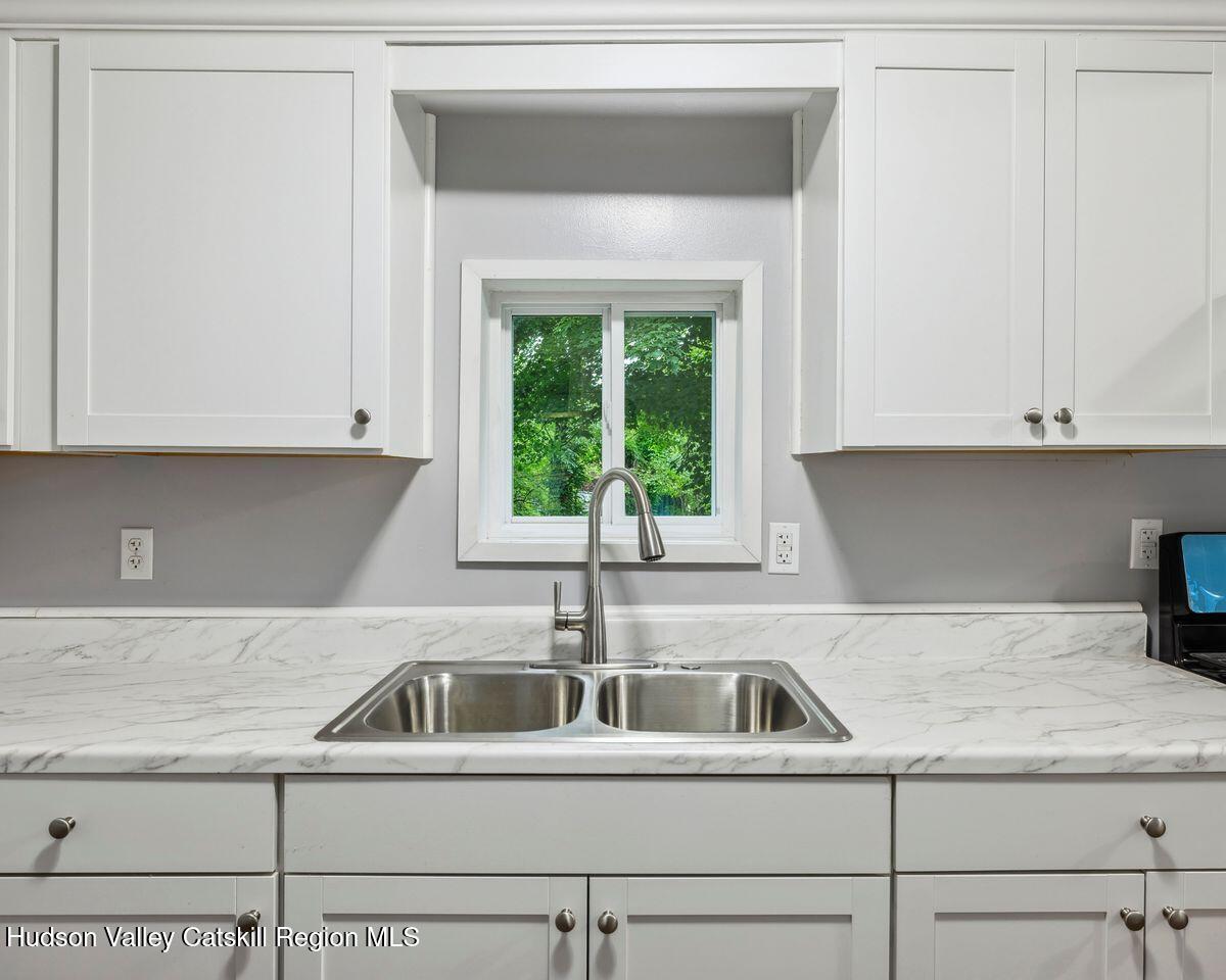 150 N 2nd Street, Esopus, Texas image 8