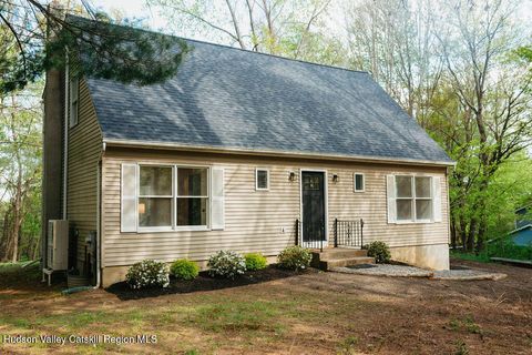 Photo of 3 Seymour Drive, Red Hook, NY 12571 (MLS # 20262193)