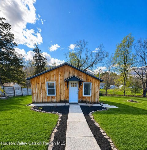 Photo of 26 Kate Yaeger Road, Saugerties, NY 12477 (MLS # 20261745)