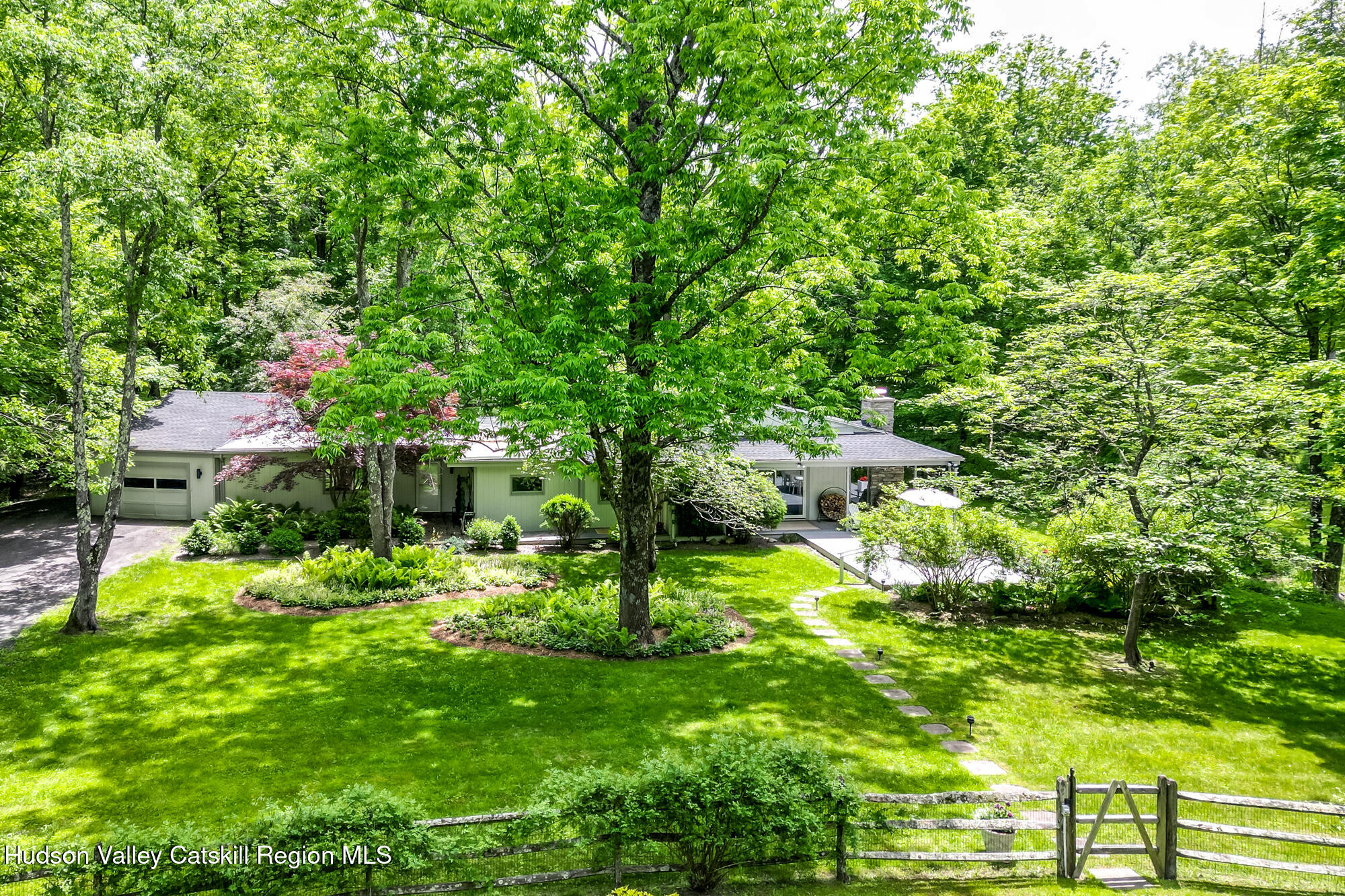 35 Abbey Road, Woodstock, Texas image 1