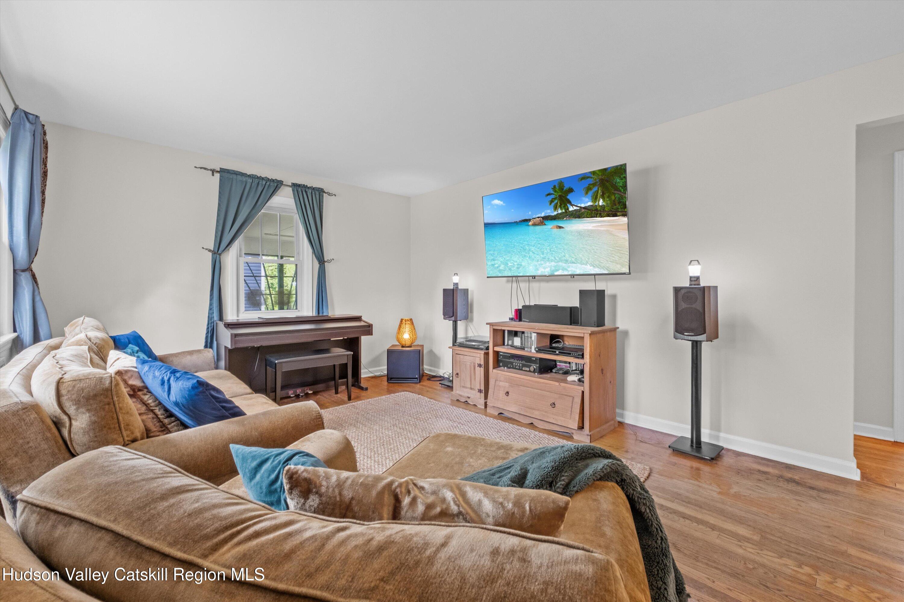 5 SE Fairview Avenue #9, New Paltz, Texas image 8