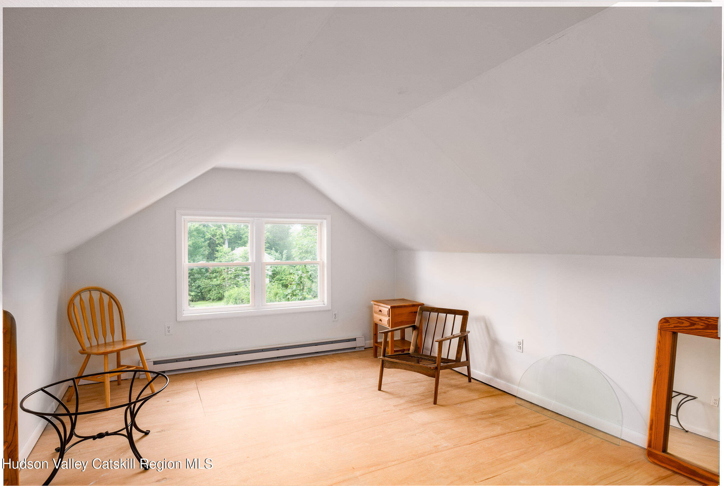 New Paltz, New York 12561, United States, 3 Bedrooms Bedrooms, ,1 BathroomBathrooms,Residential,Active,171854