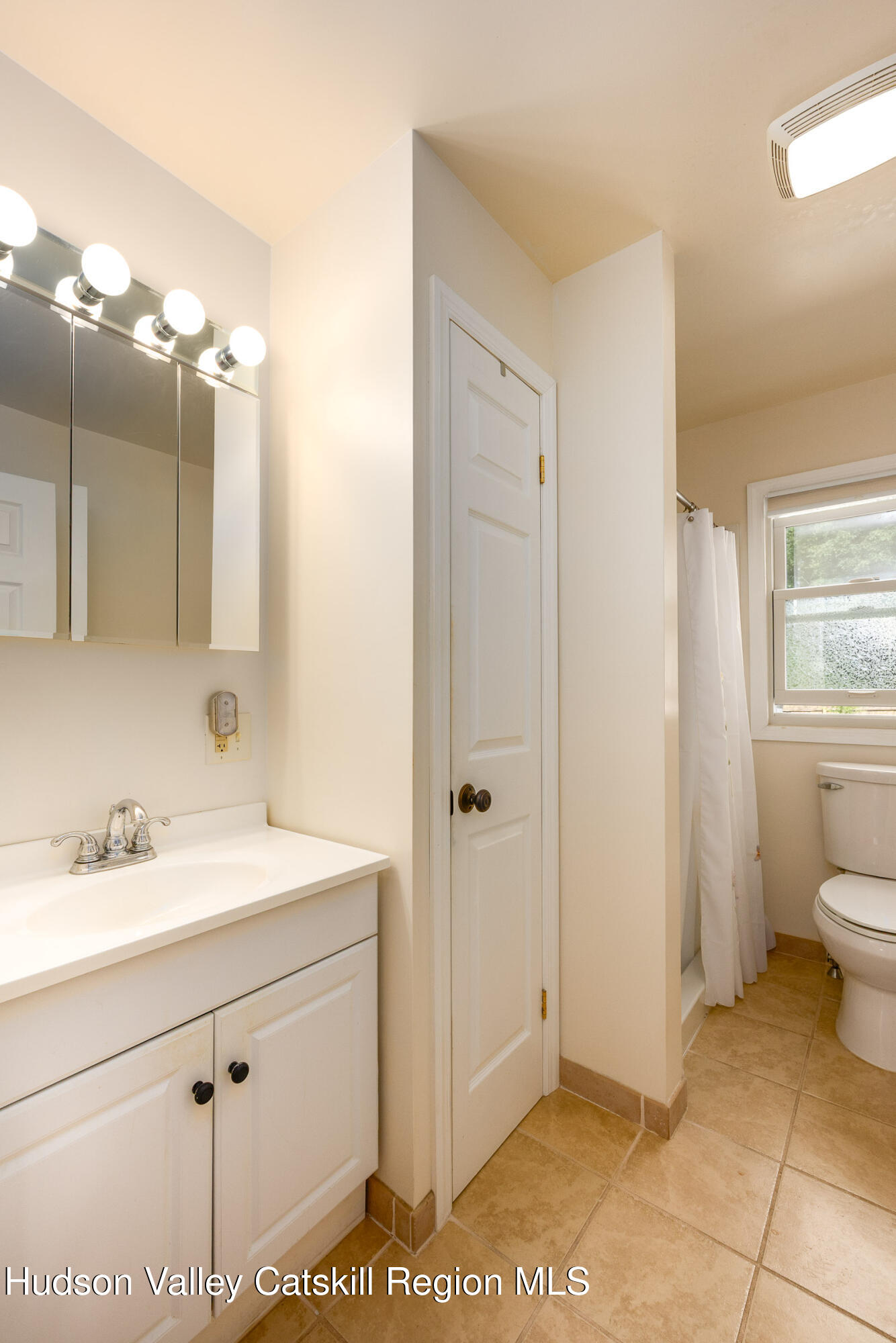 New Paltz, New York 12561, United States, 3 Bedrooms Bedrooms, ,1 BathroomBathrooms,Residential,Active,171854