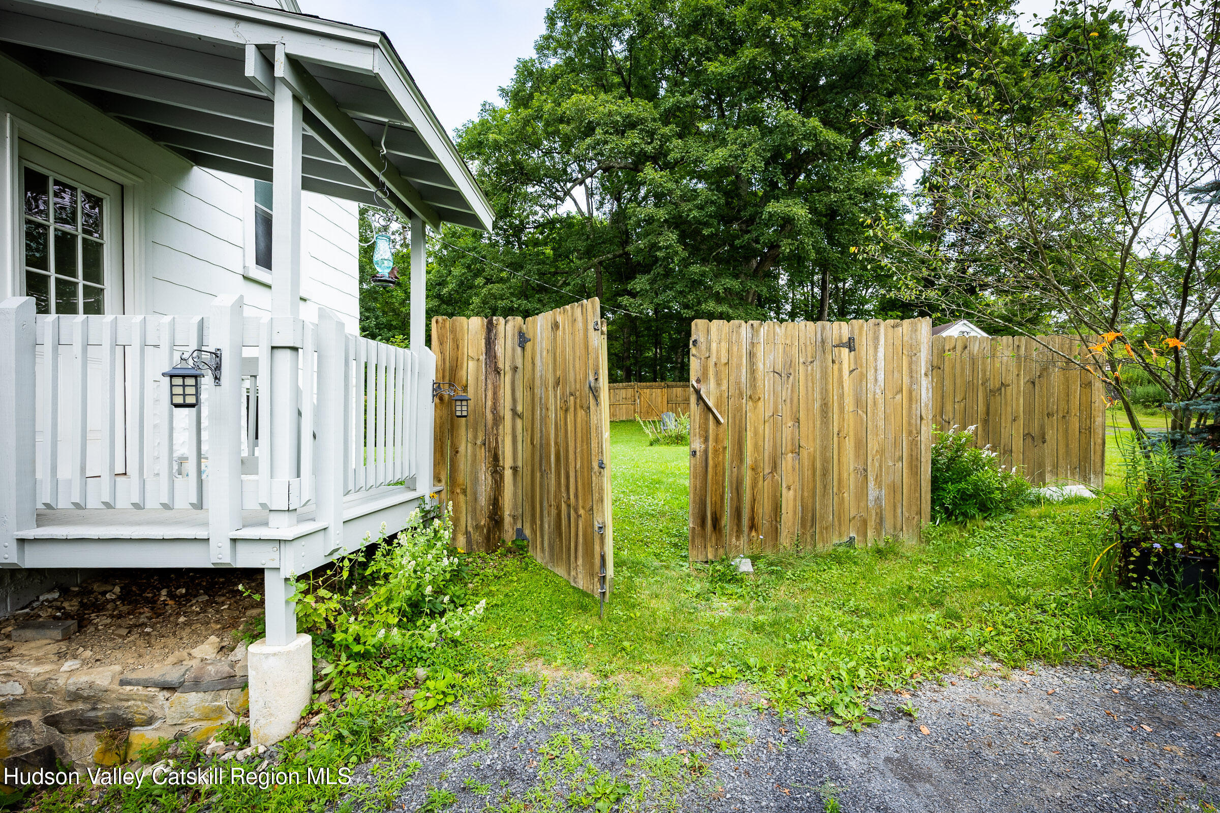 New Paltz, New York 12561, United States, 3 Bedrooms Bedrooms, ,1 BathroomBathrooms,Residential,Active,171854